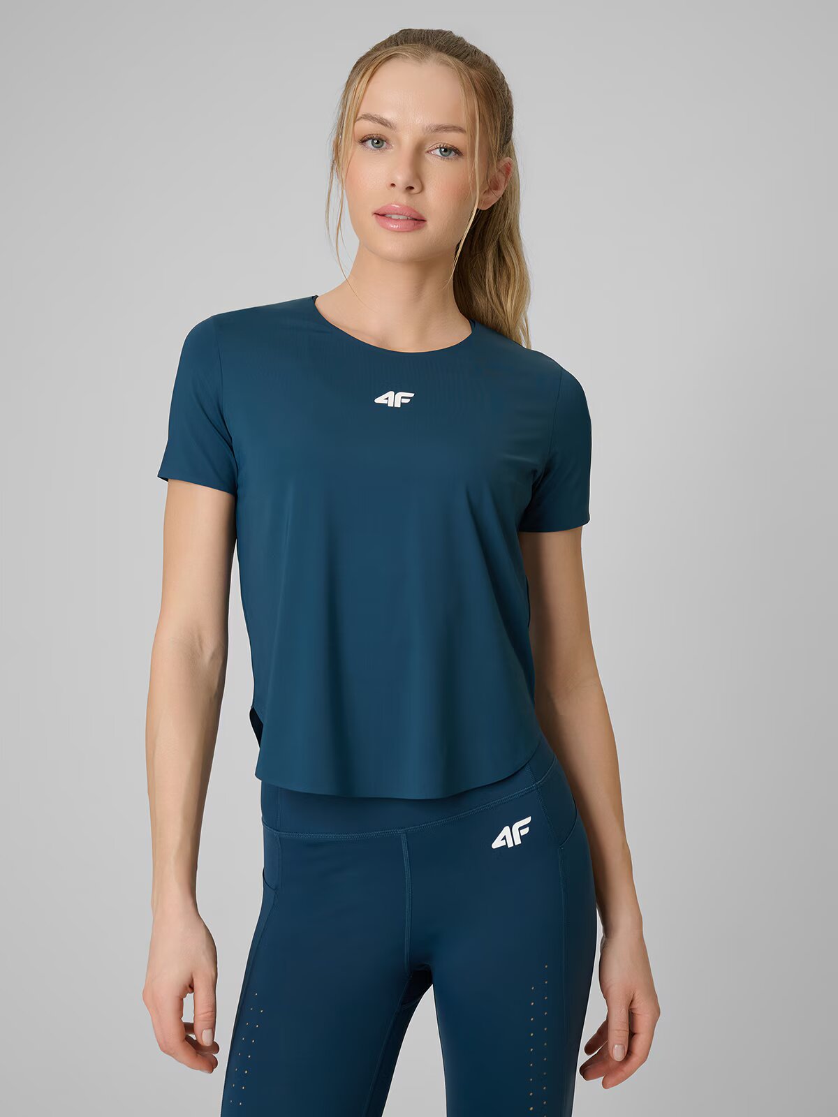 4F Tricou de antrenament regular cu uscare rapidă pentru femei - XS