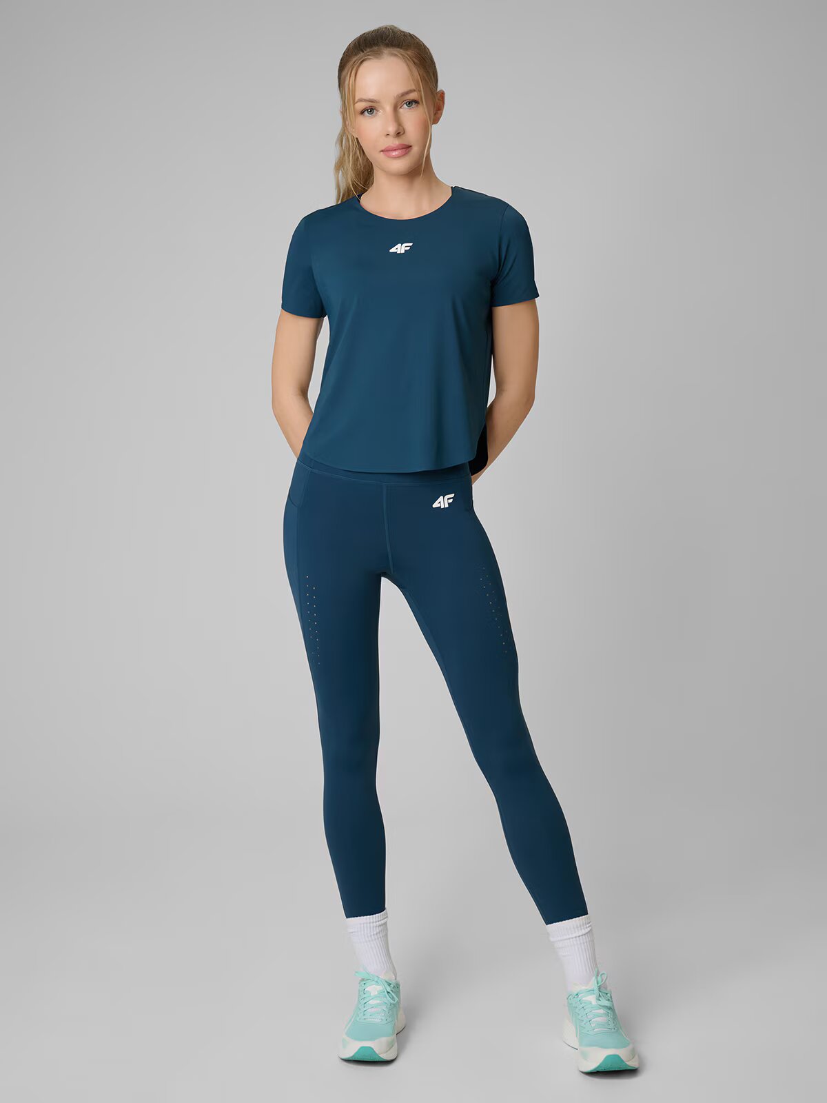 4F Tricou de antrenament regular cu uscare rapidă pentru femei - XS