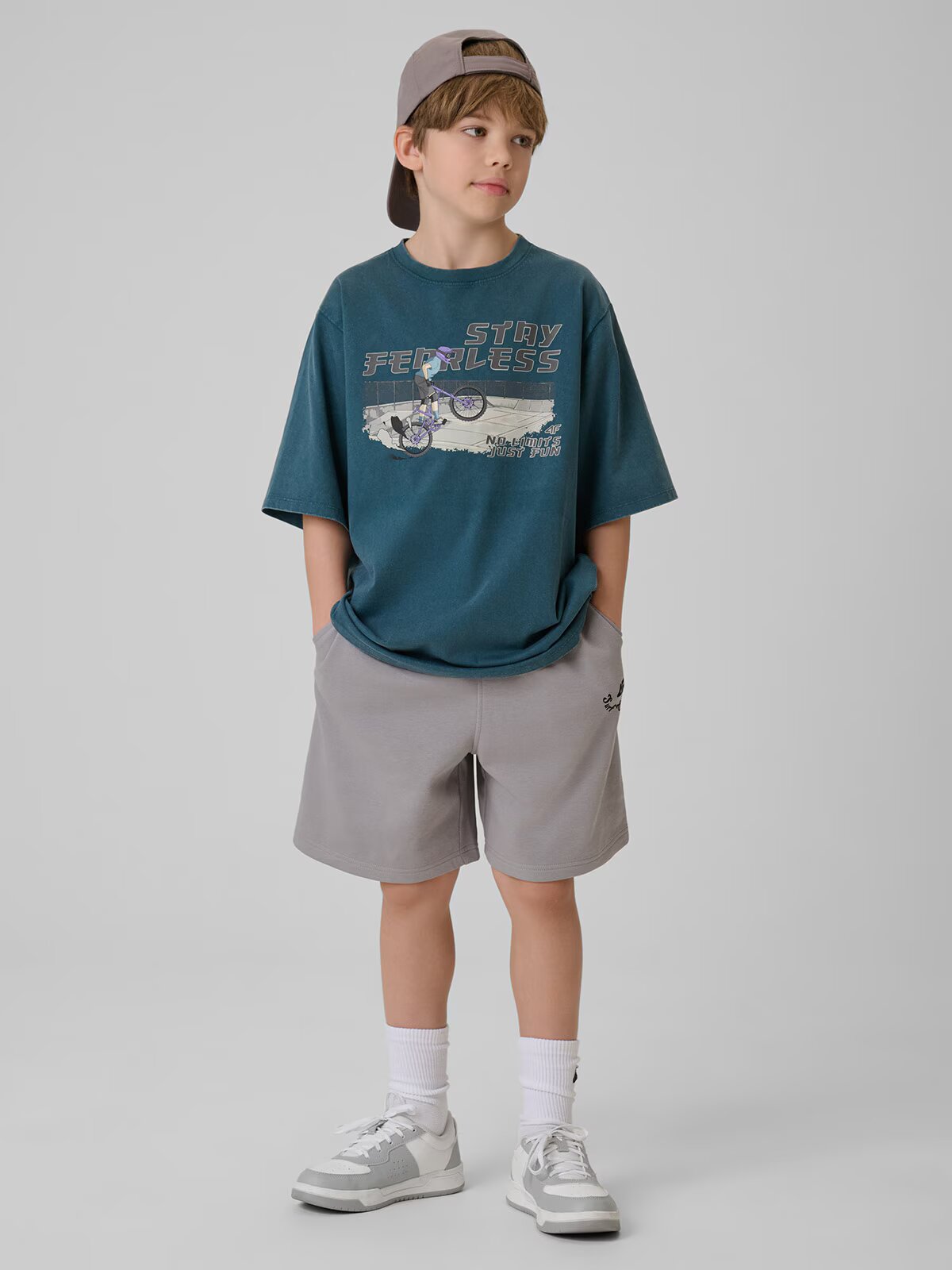 4F Tricou loose cu imprimeu pentru băieți - bleumarin 146/152 (10-12 ani)