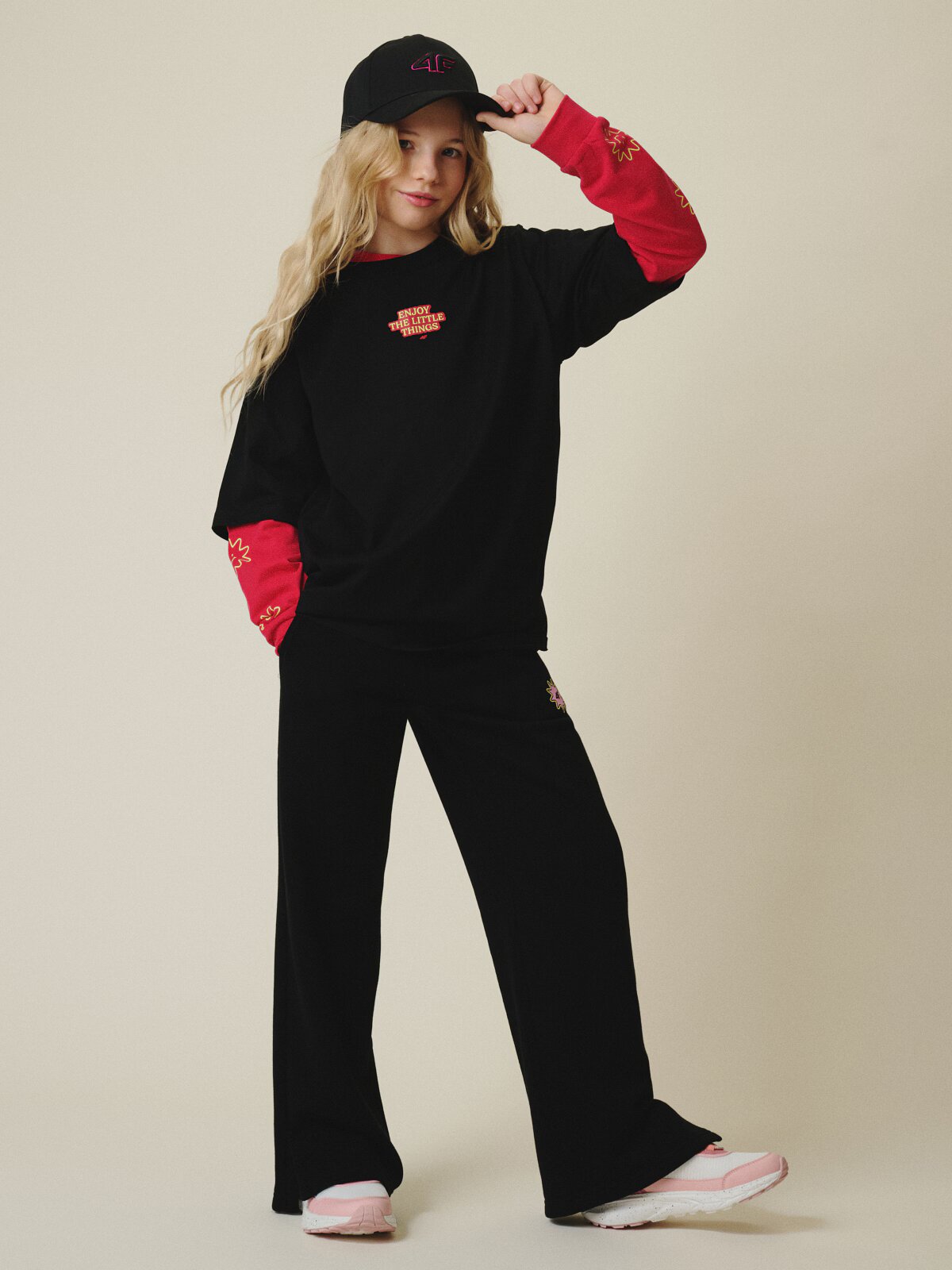 4F Tricou loose cu imprimeu pentru fete - 122/128 (6-8 ani)