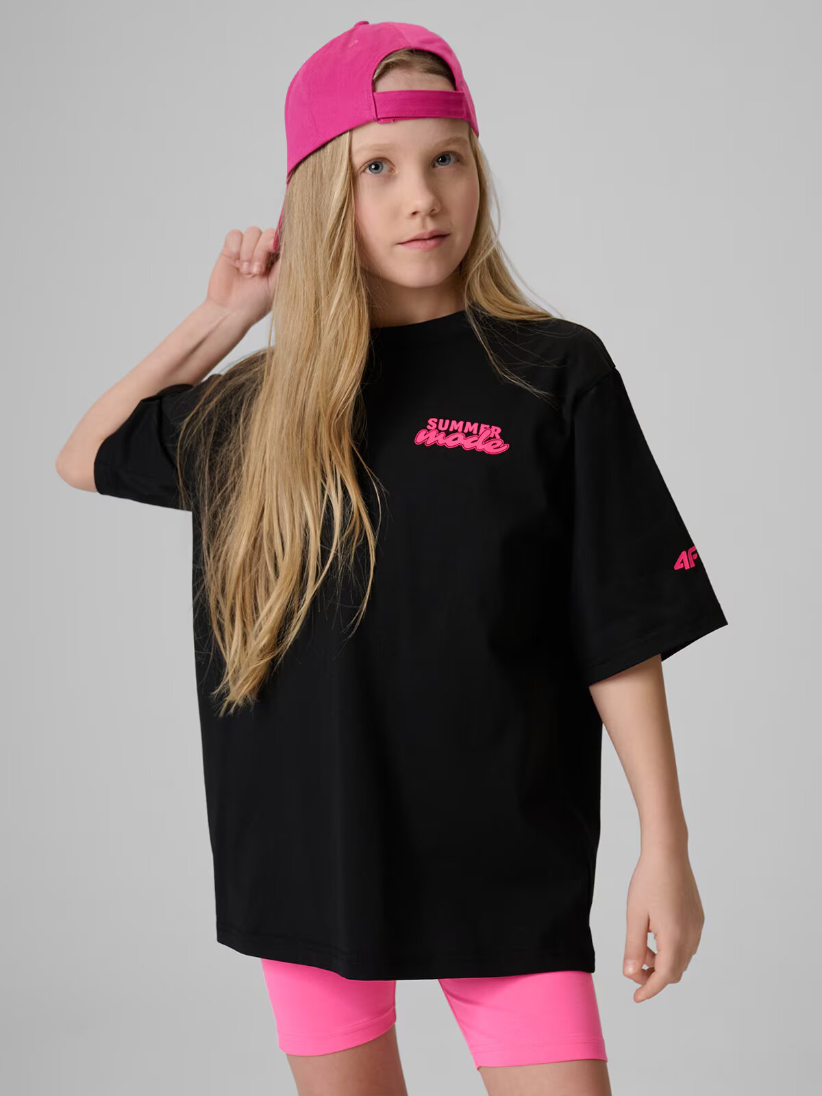 4F Tricou loose cu imprimeu pentru fete - 122/128 (6-8 ani)