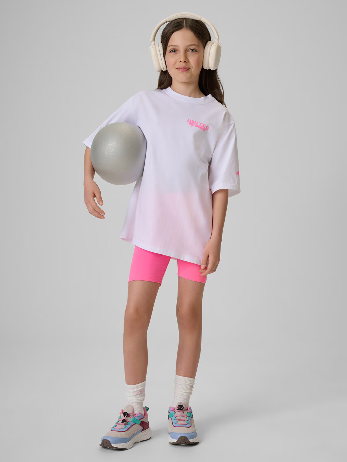 4F Tricou loose cu imprimeu pentru fete - 122/128 (6-8 ani)