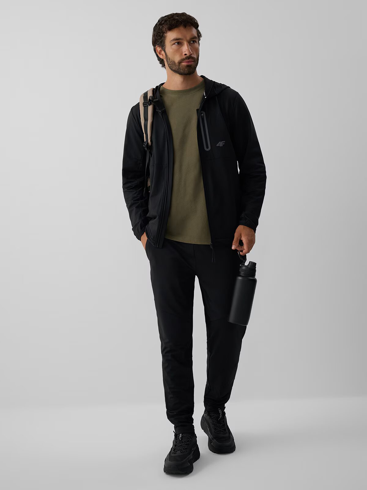 4F Tricou regular cu finisaj antibacterian Polygiene pentru bărbați - khaki XL