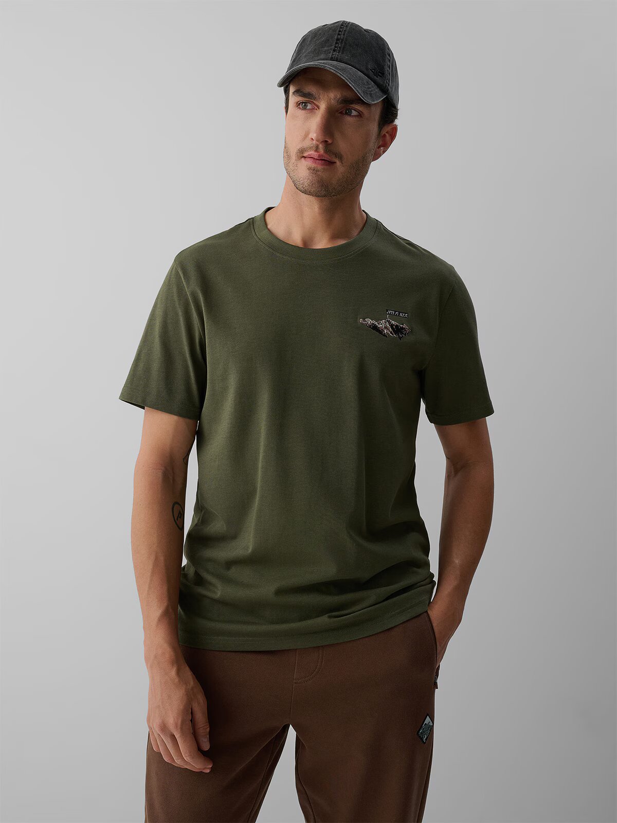 4F Tricou regular cu imprimeu pentru bărbați - kaki M