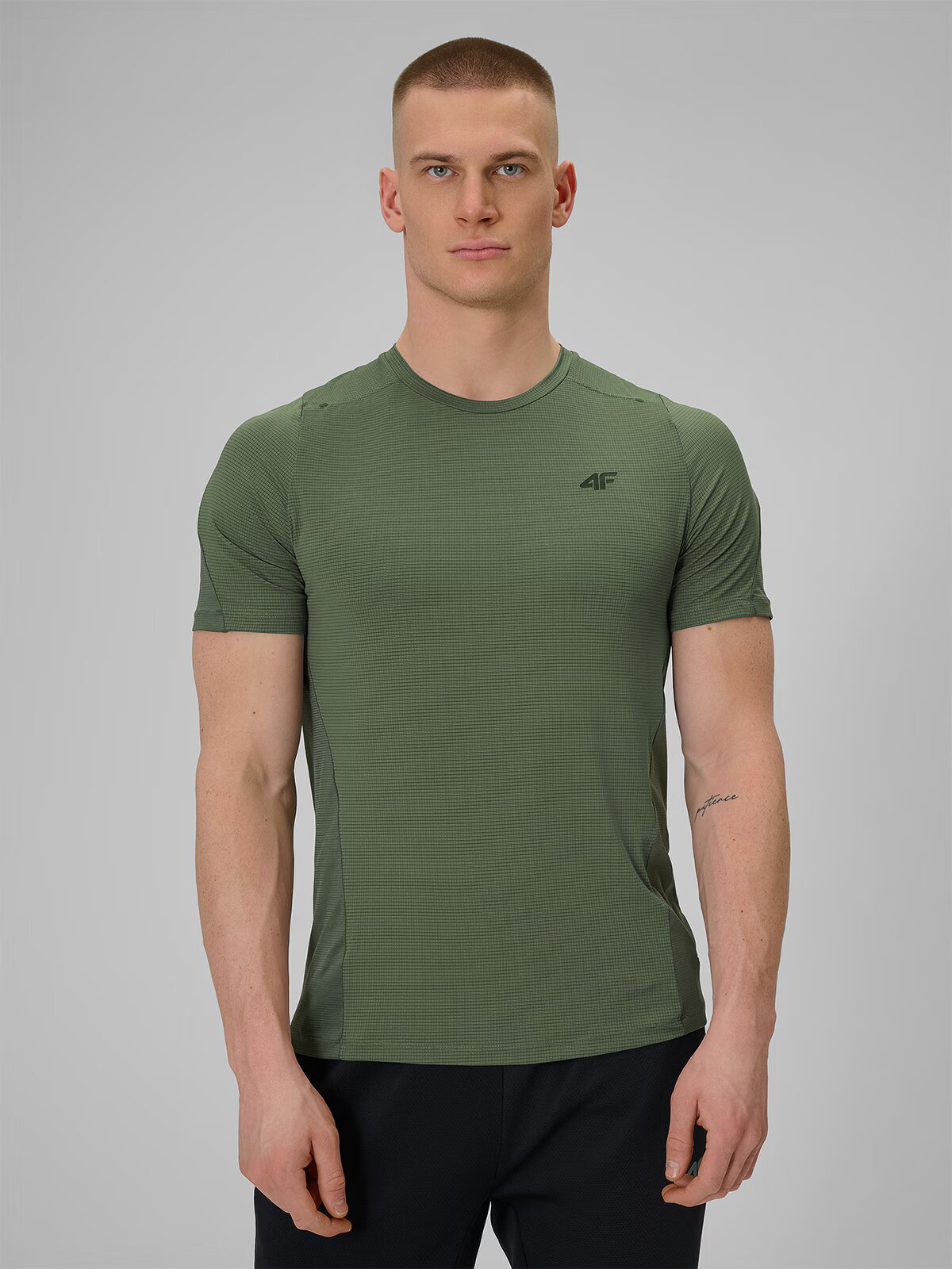 4F Tricou regular de antrenament cu uscare rapidă pentru bărbați - kaki M