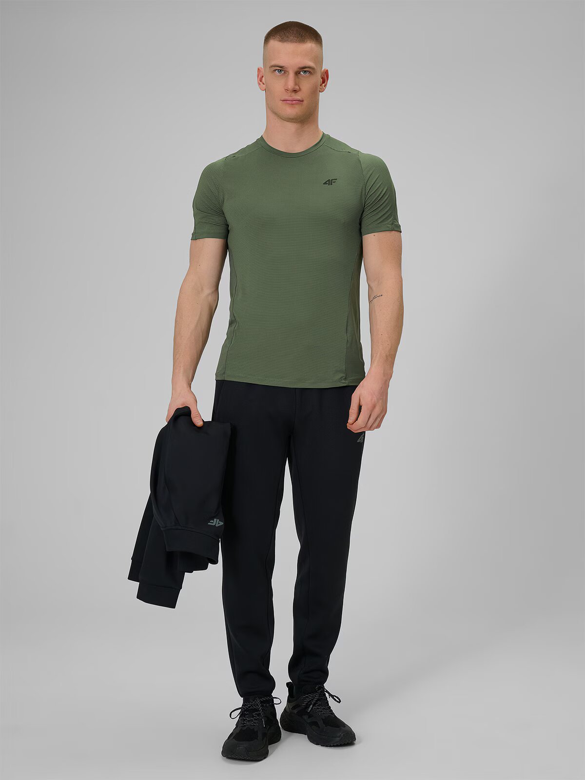 4F Tricou regular de antrenament cu uscare rapidă pentru bărbați - kaki M