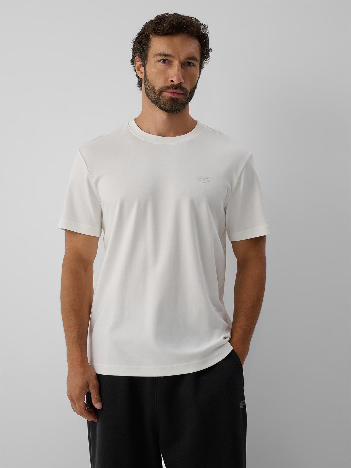 4F Tricou regular simplu pentru bărbați - crem S