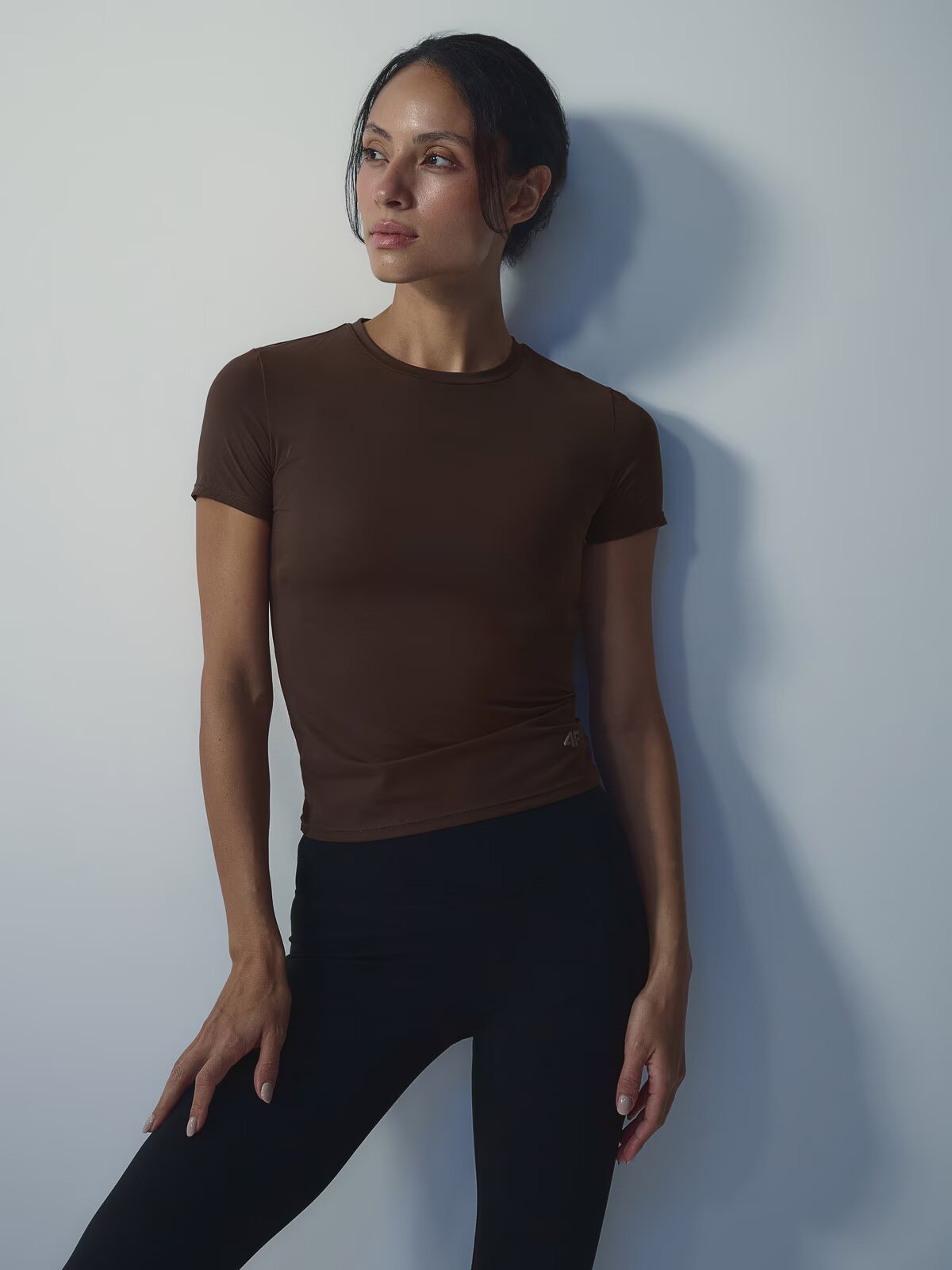 4F Tricou slim pentru yoga cu uscare rapidă pentru femei - maro M