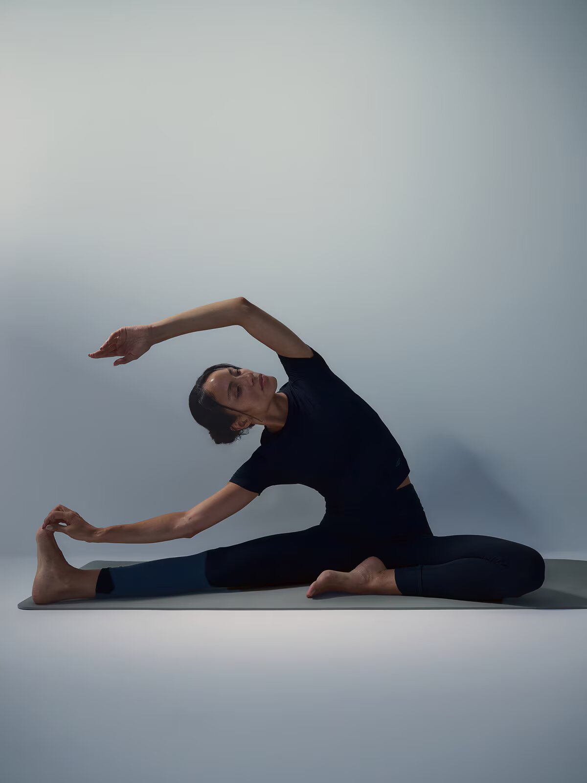 4F Tricou slim pentru yoga cu uscare rapidă pentru femei - S