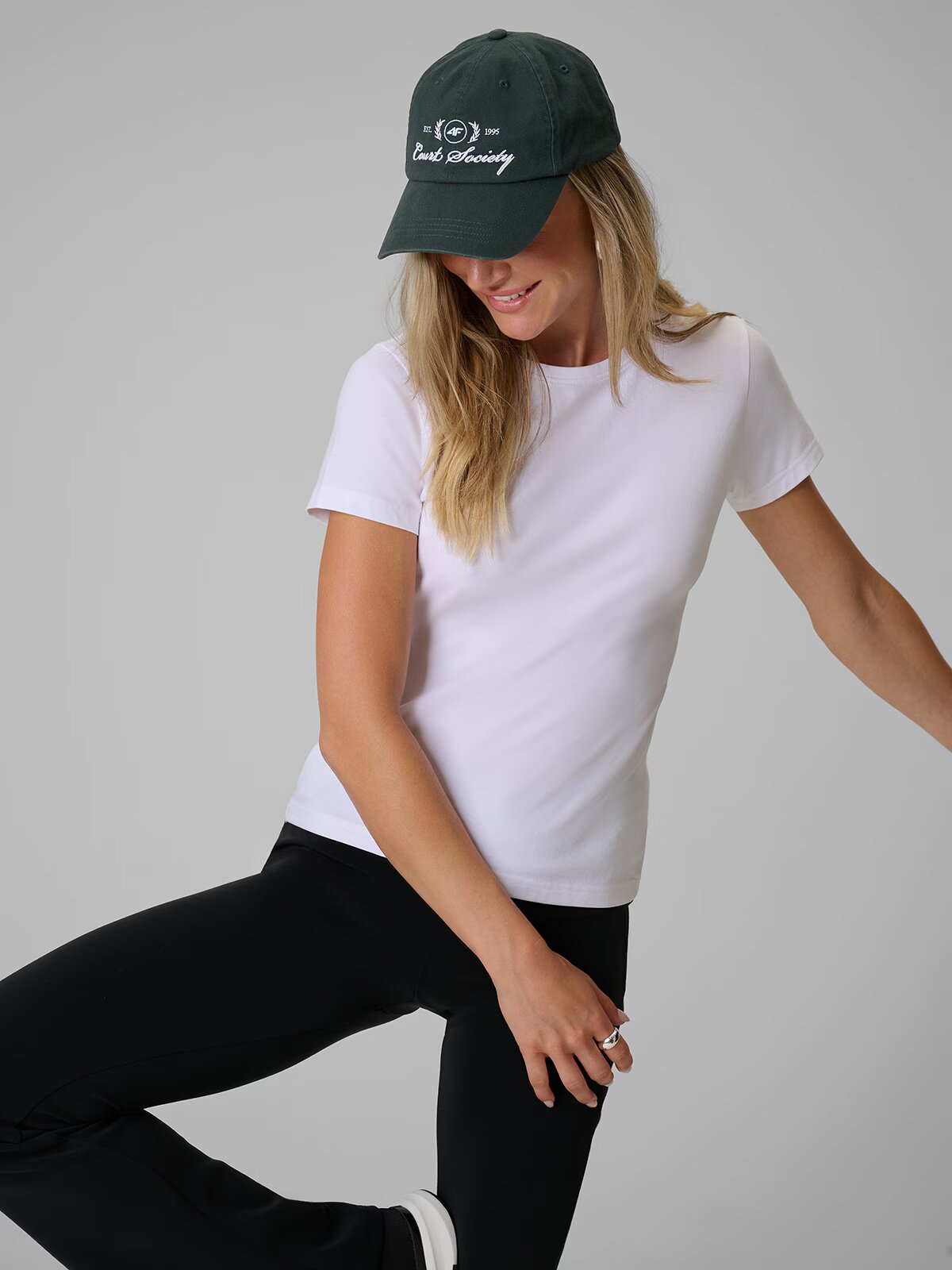 4F Tricou slim unicolor pentru femei - XS