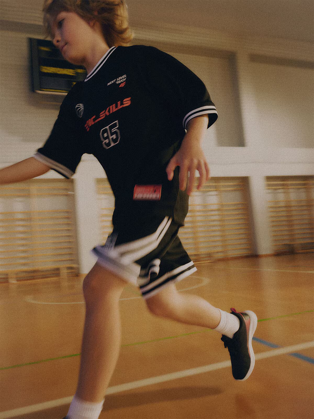 4F Tricou sport loose cu uscare rapidă pentru băieți - 146/152 (10-12 ani)