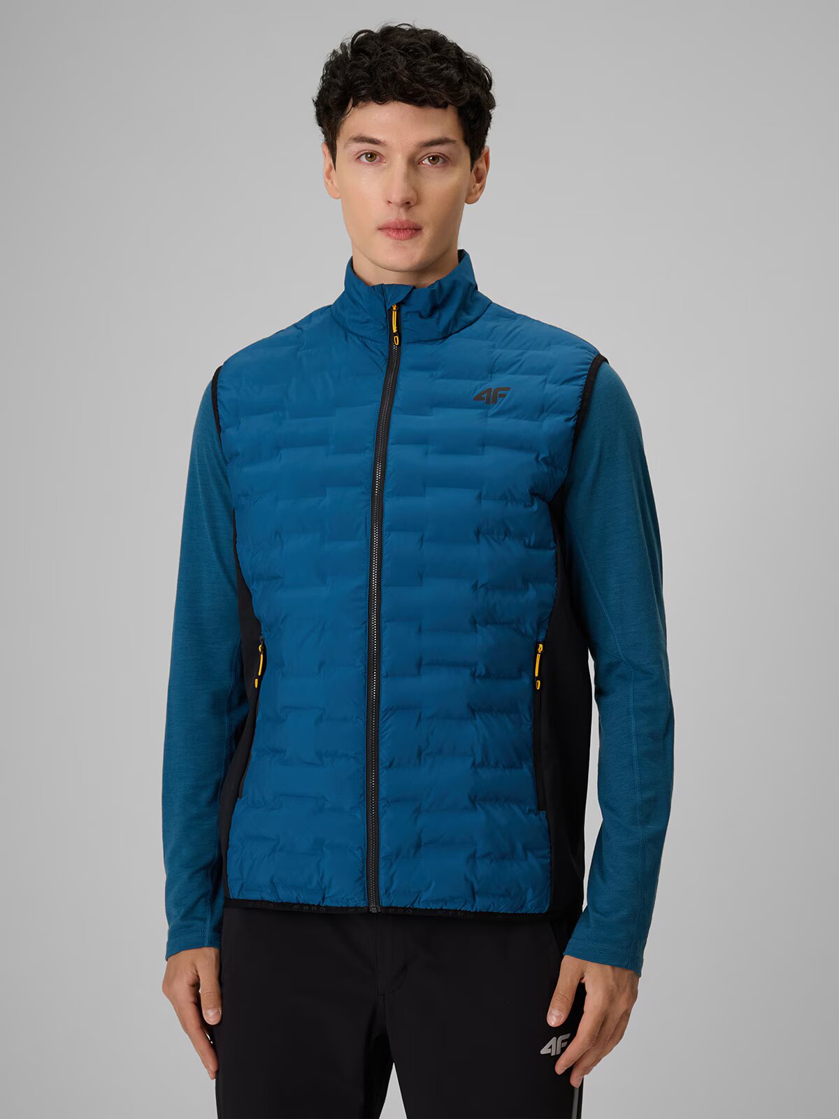4F Vestă de trekking PRO cu umplutură Primaloft Silver pentru bărbați - bleumarin S