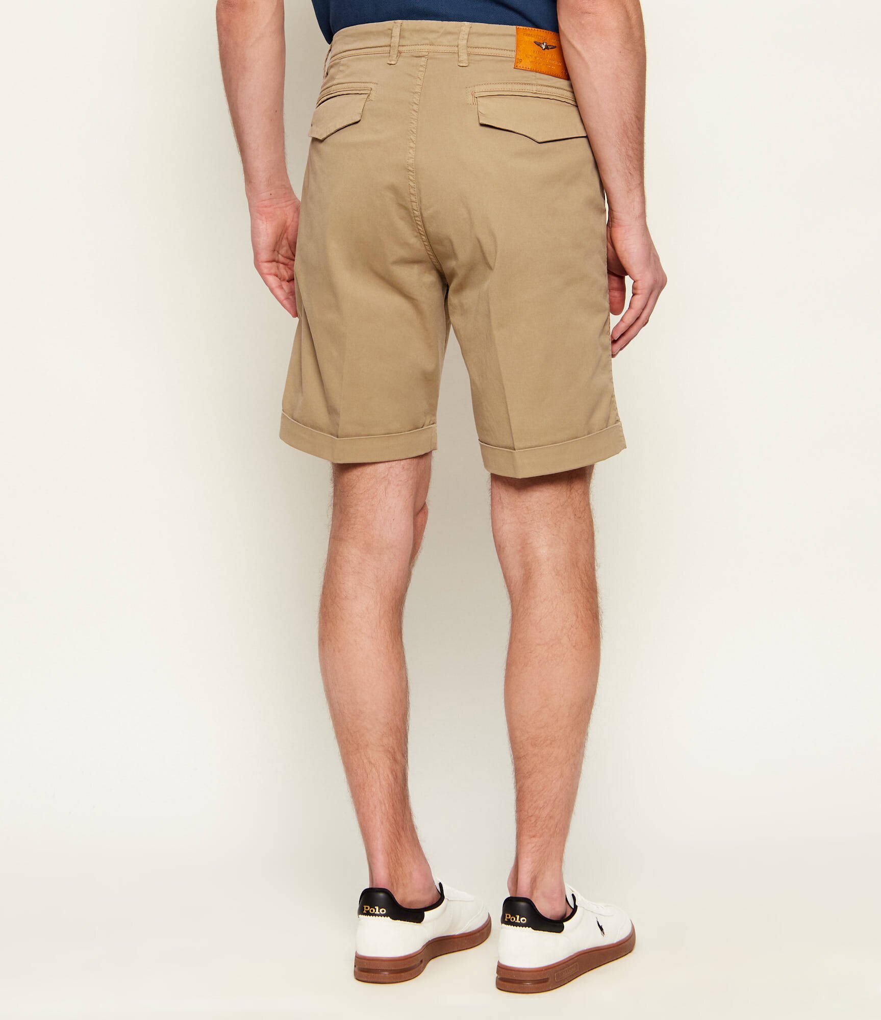 Aeronautica Militare Pantaloni scurți chino | regular fit