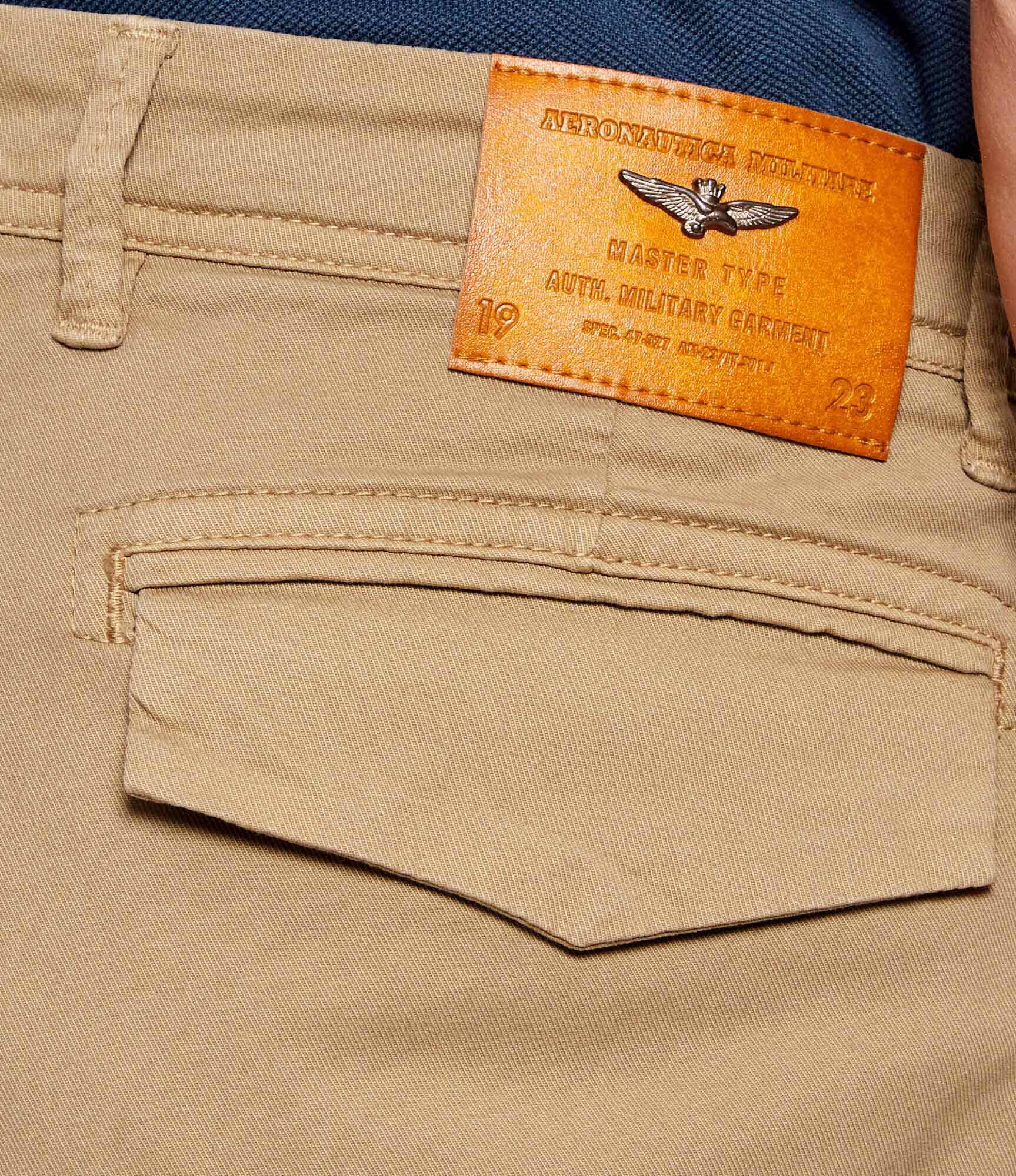 Aeronautica Militare Pantaloni scurți chino | regular fit