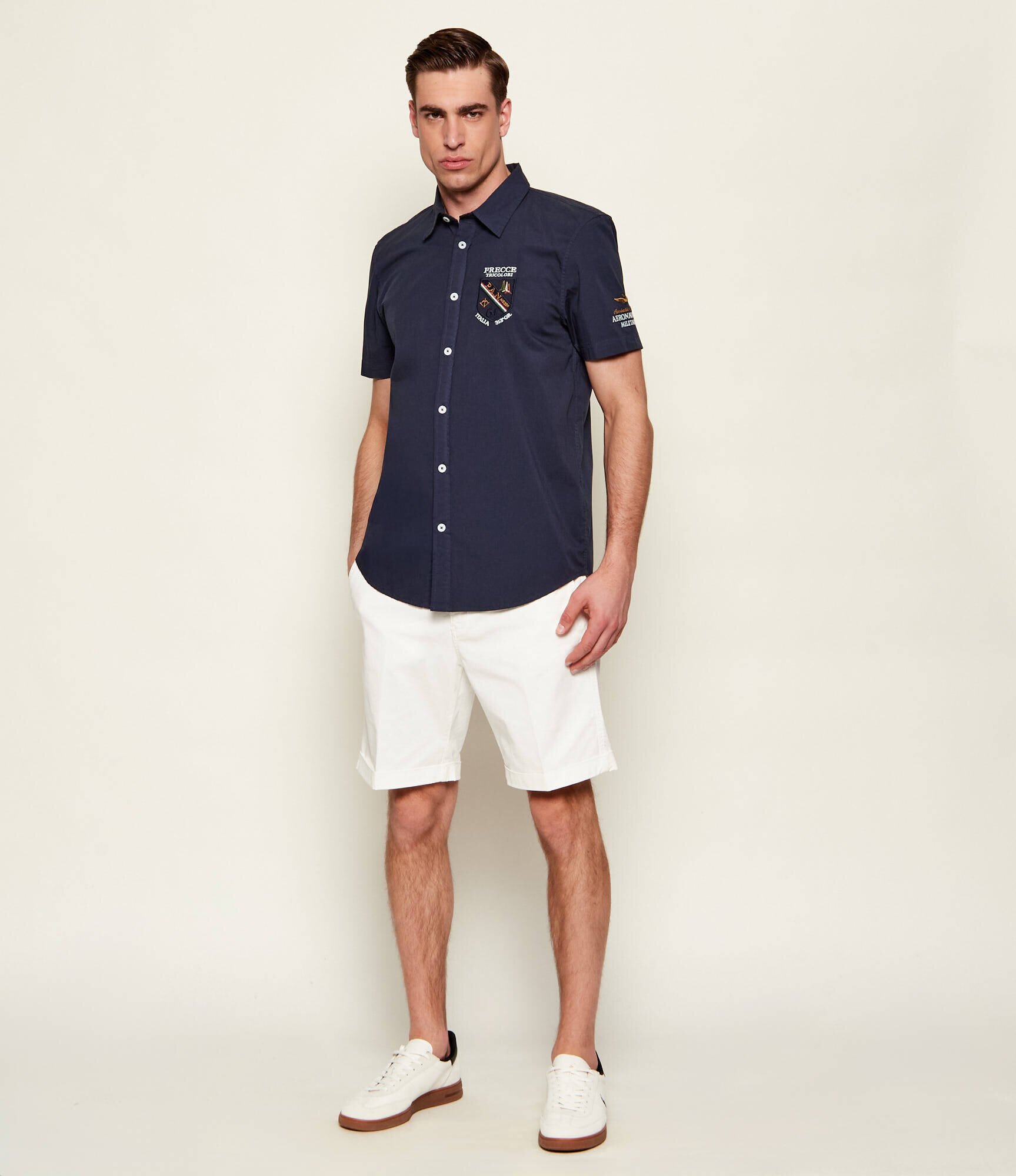 Aeronautica Militare Pantaloni scurți chino | regular fit