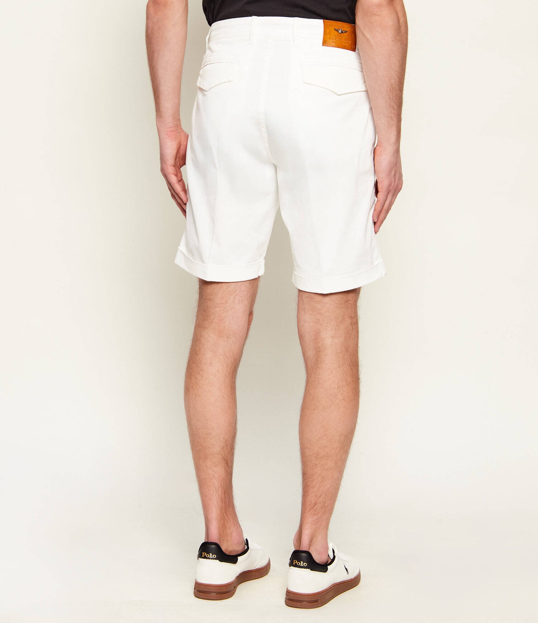 Aeronautica Militare Pantaloni scurți chino | regular fit
