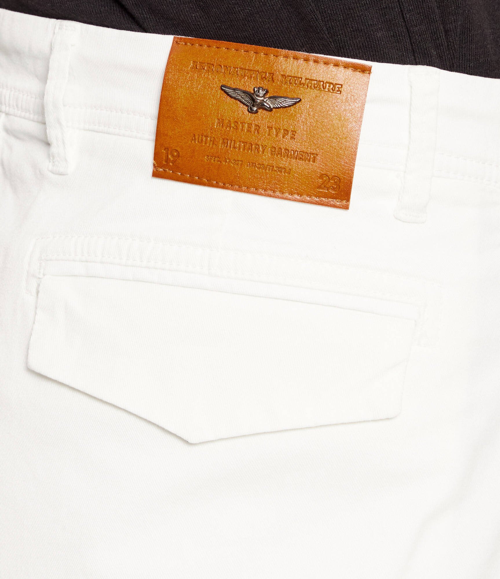 Aeronautica Militare Pantaloni scurți chino | regular fit