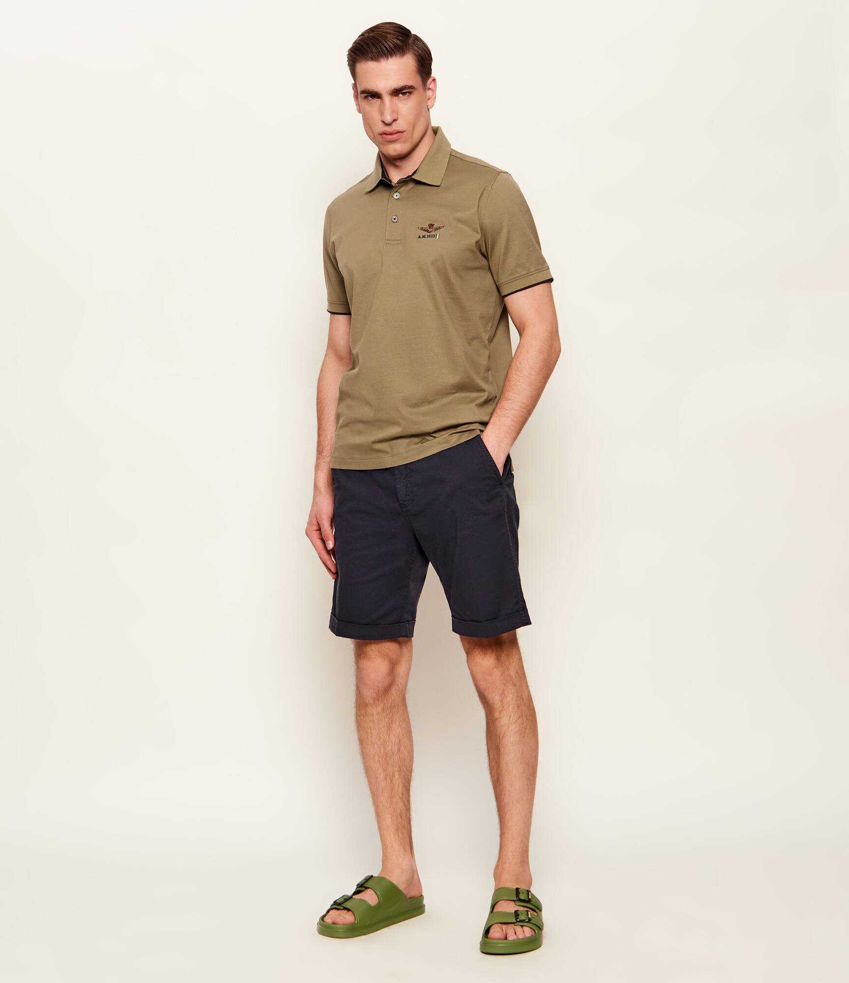 Aeronautica Militare Pantaloni scurți chino | regular fit