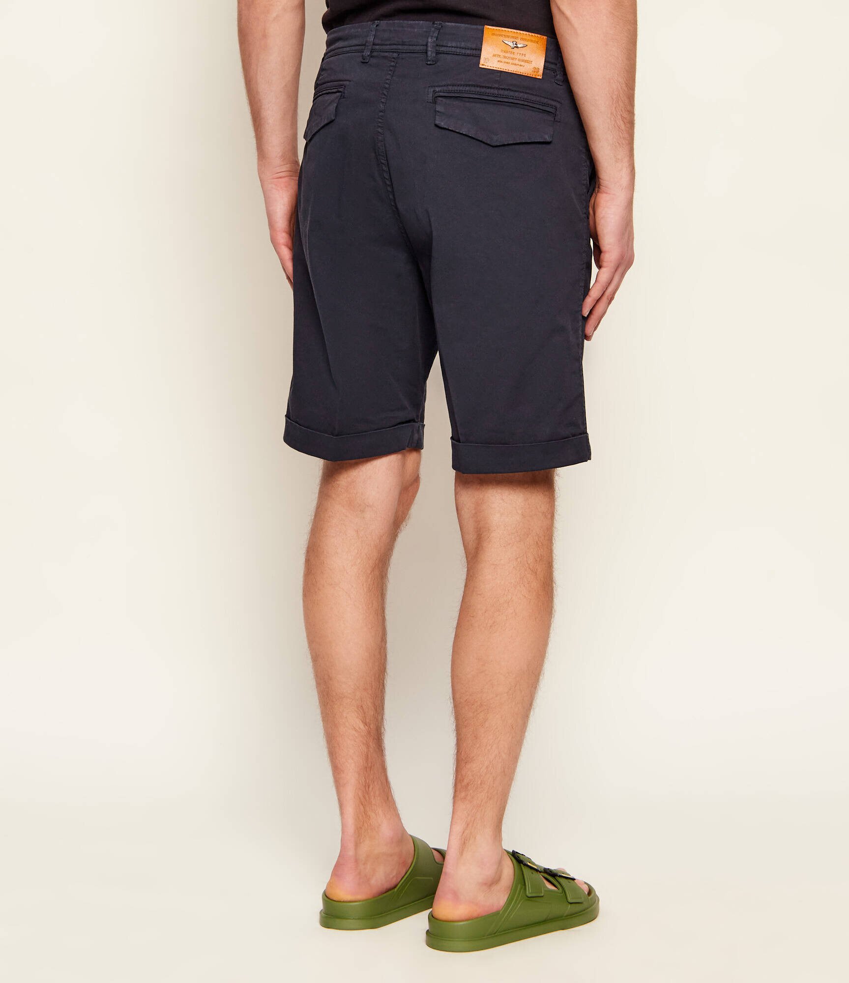 Aeronautica Militare Pantaloni scurți chino | regular fit
