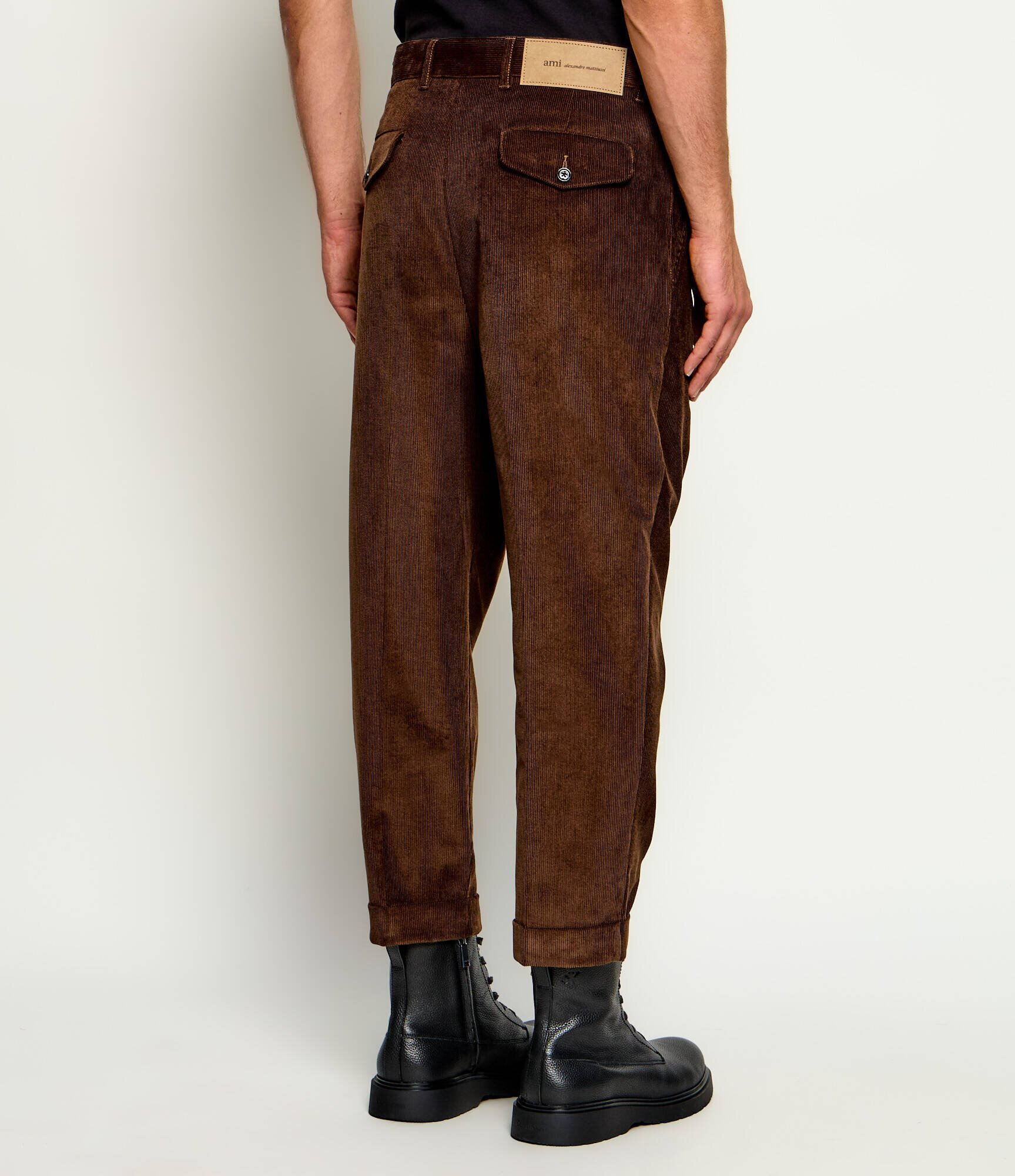 AMI Paris Pantaloni | carrot fit | catifea reiată