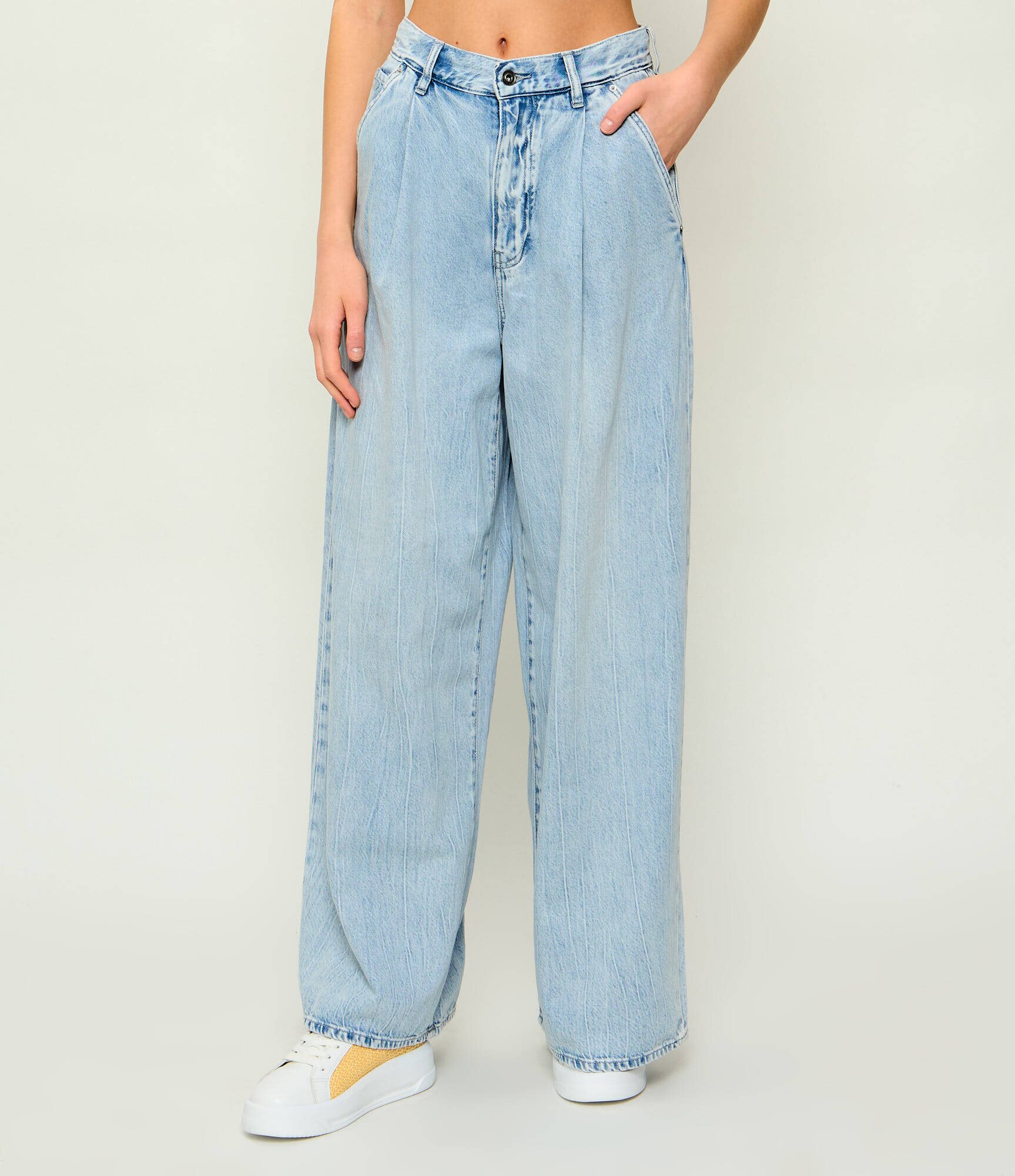 Armani Exchange Blugi J33 | Loose fit