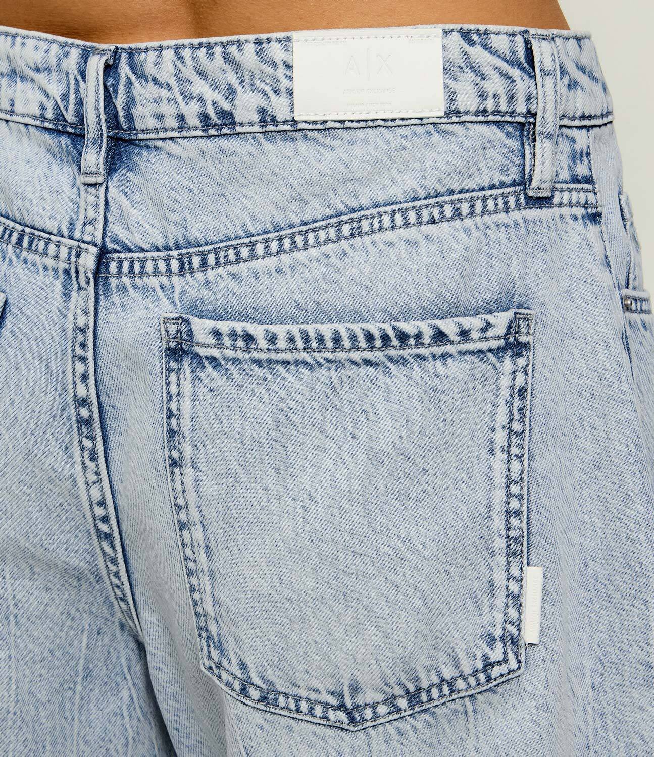 Armani Exchange De blugi bermudy J42 | Relaxed fit