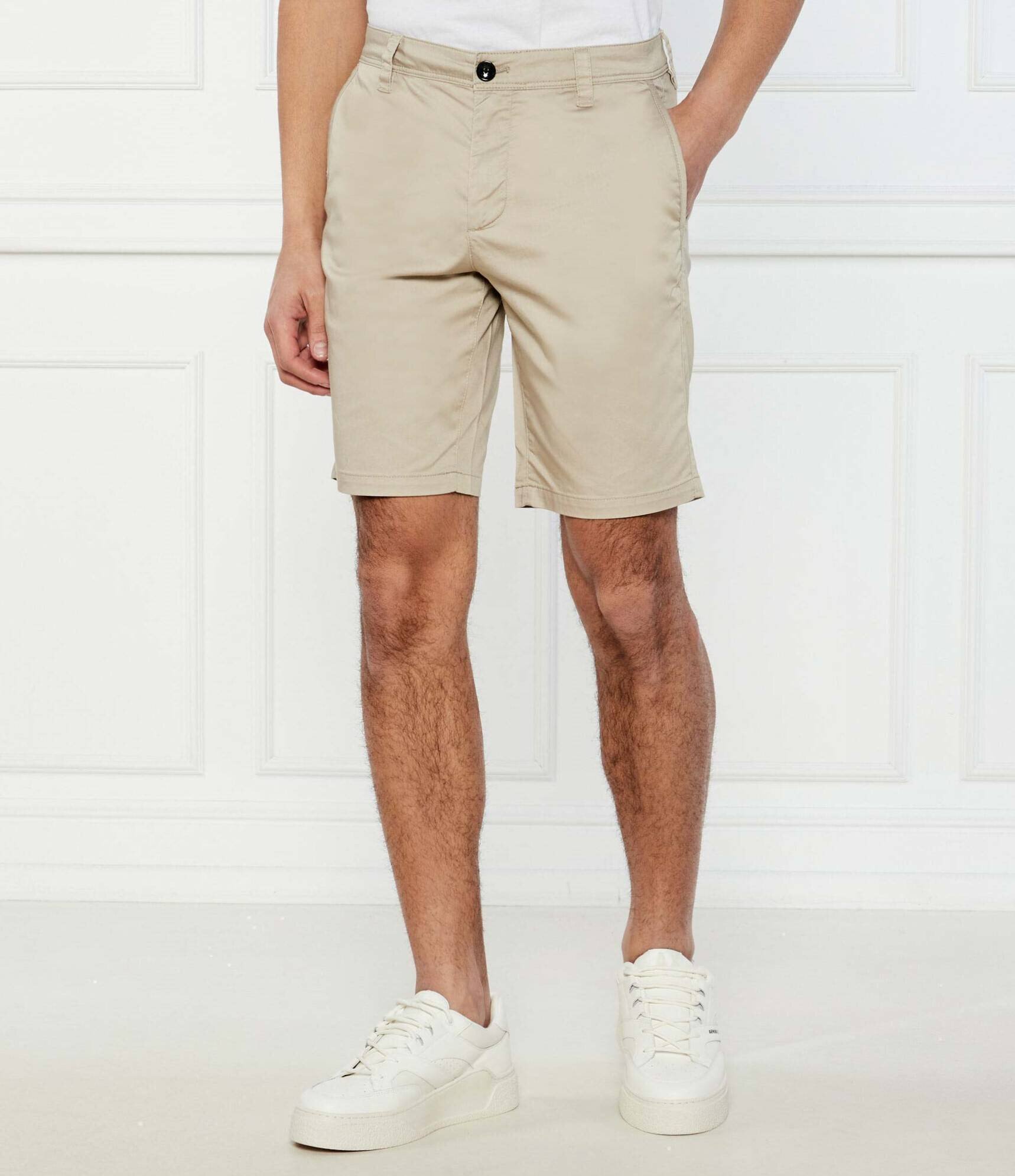 Armani Exchange Pantaloni scurți chino | Slim Fit