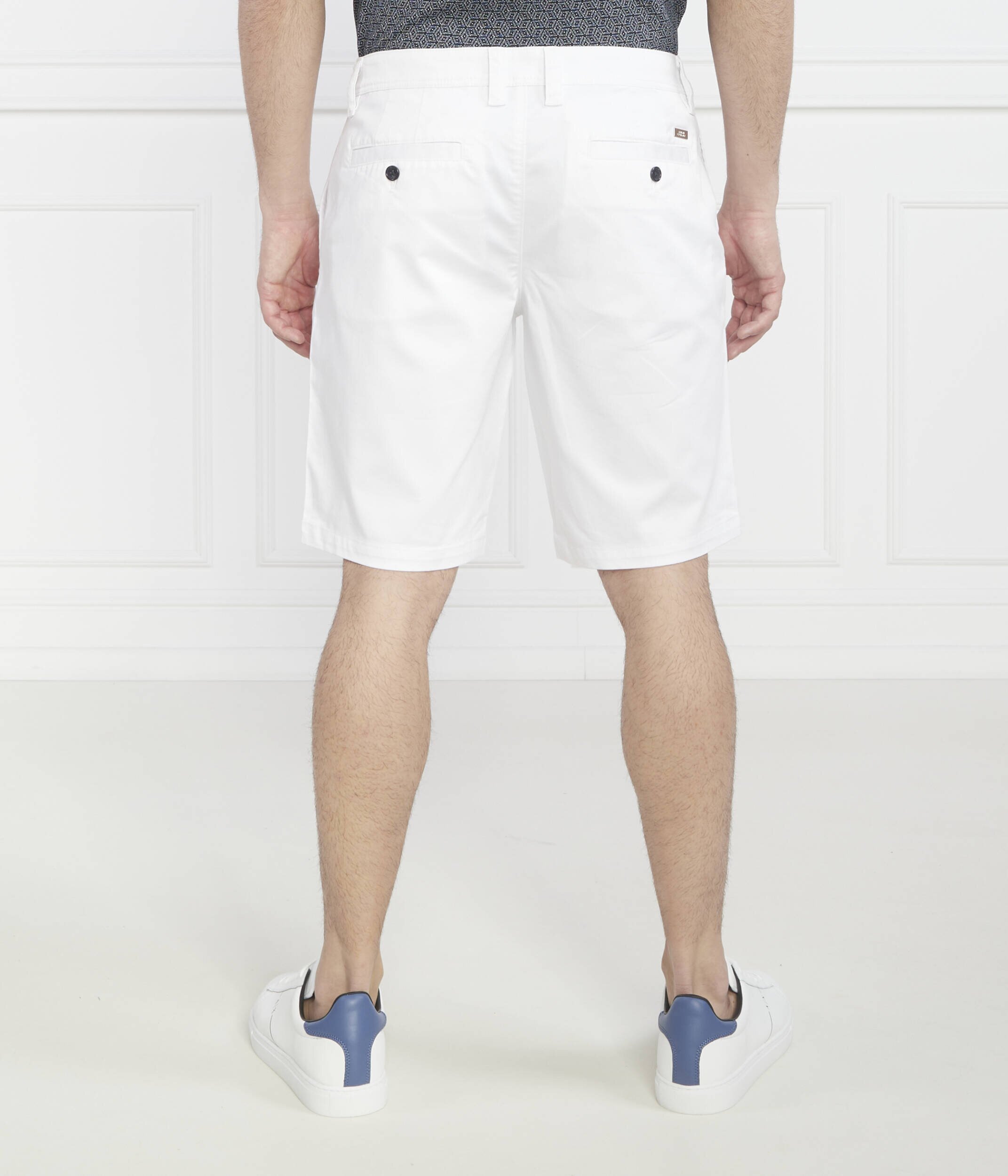 Armani Exchange Pantaloni scurți chino | Slim Fit