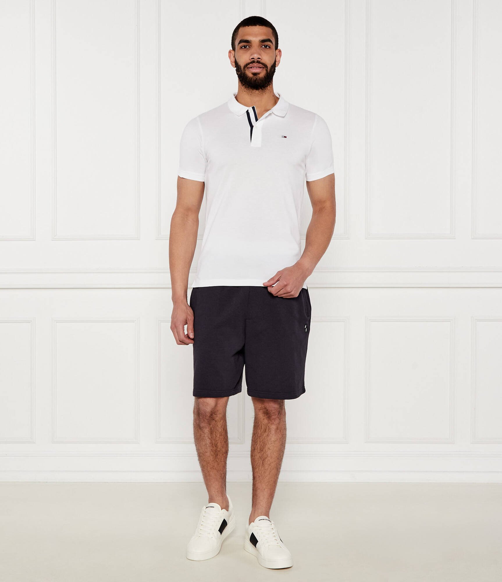 Armani Exchange Pantaloni scurți | Loose fit