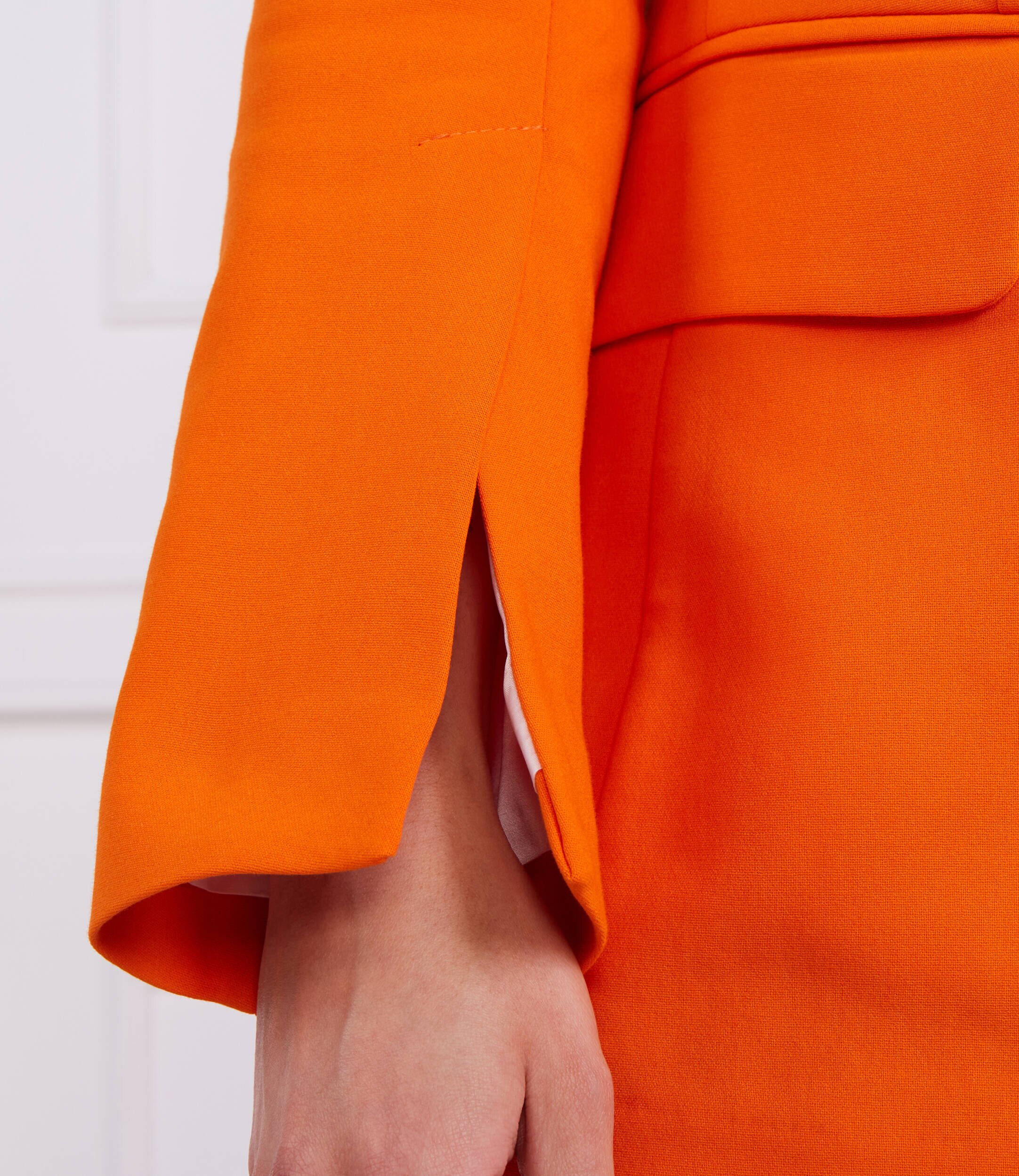 Beatrice B Sacou | Shaped fit