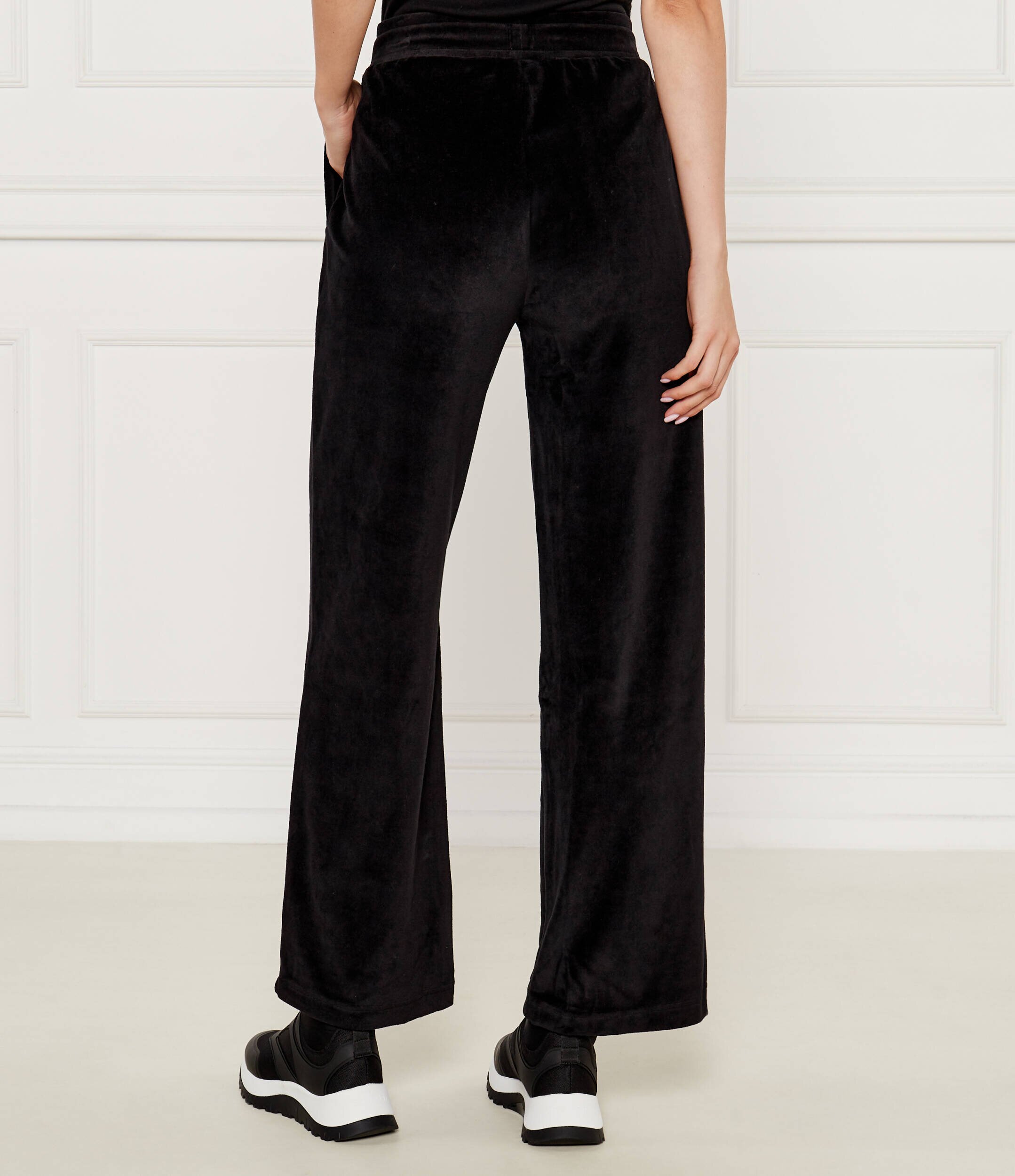 BOSS Black Pantaloni de trening Velluto | flare fit