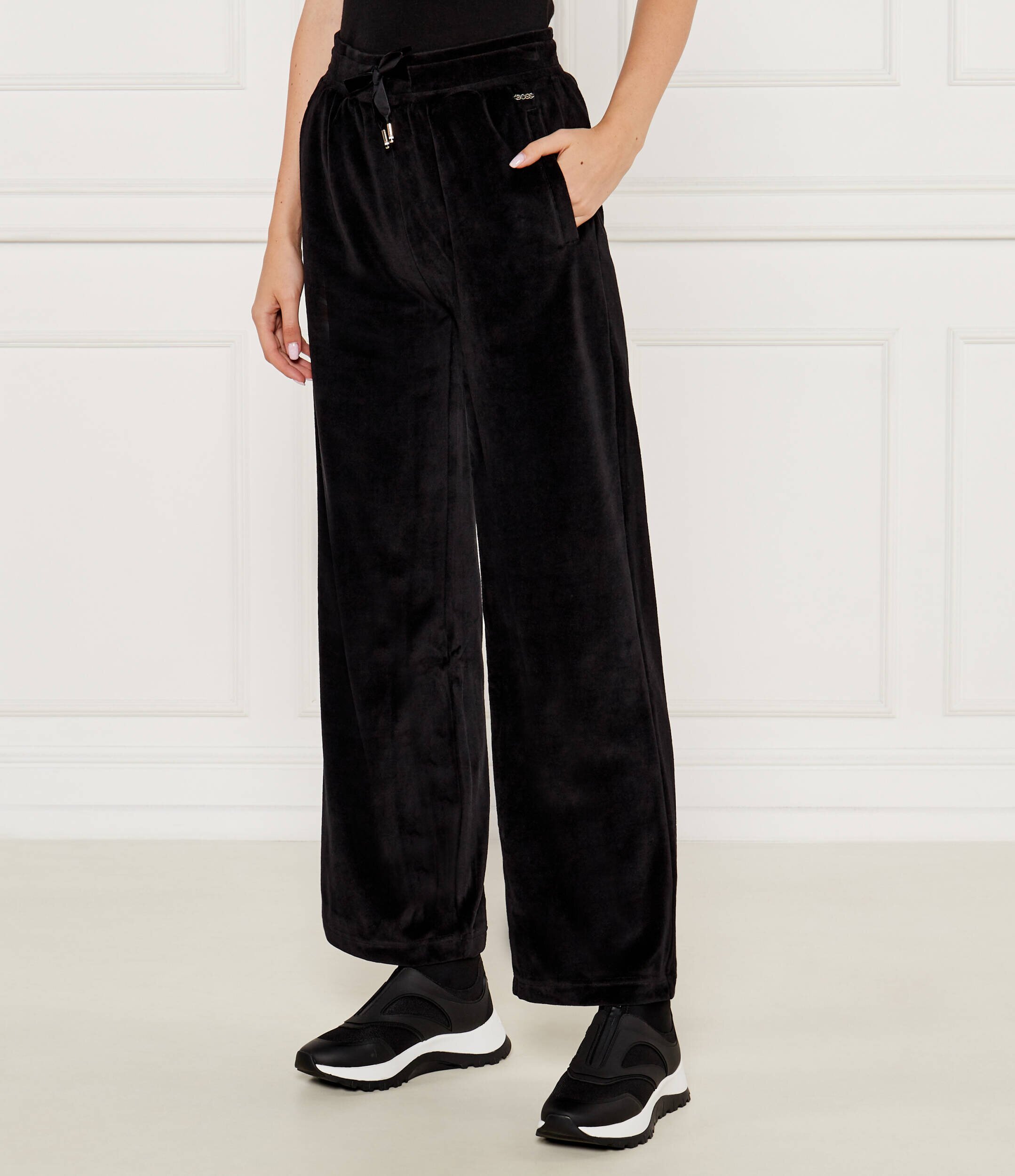 BOSS Black Pantaloni de trening Velluto | flare fit