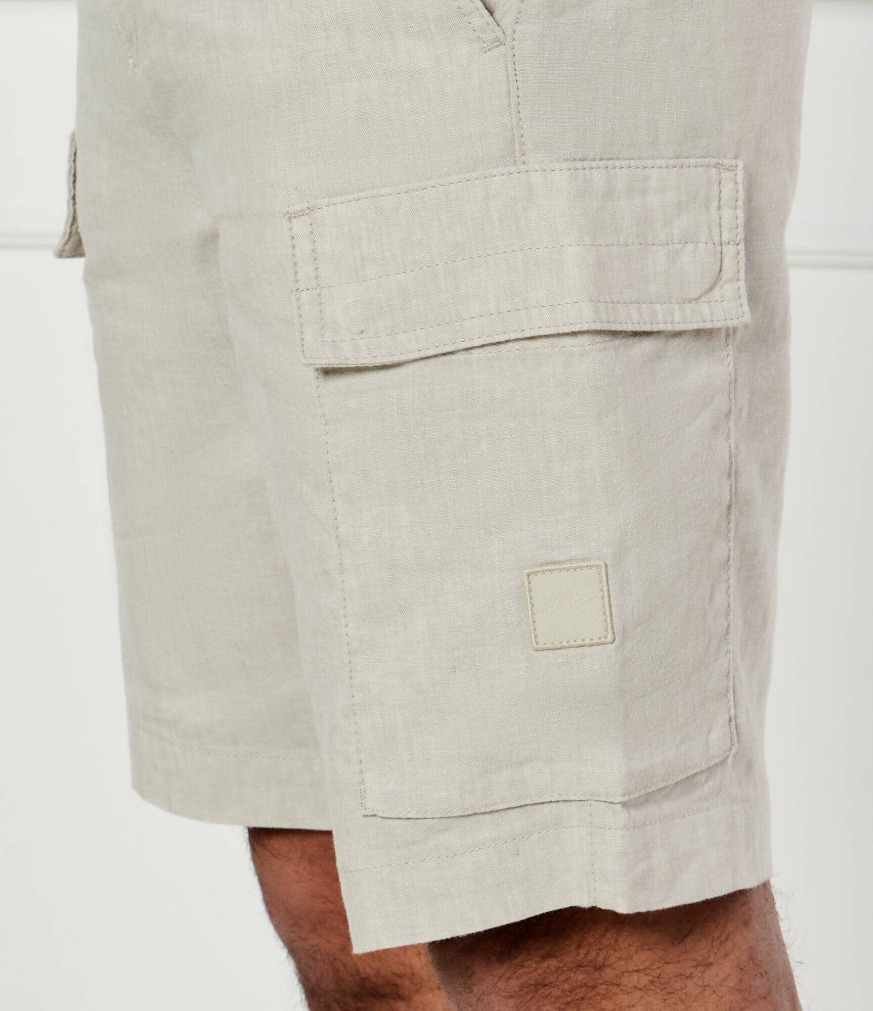 Boss Orange De in pantaloni scurți Sisla-9-Cargo | Relaxed fit