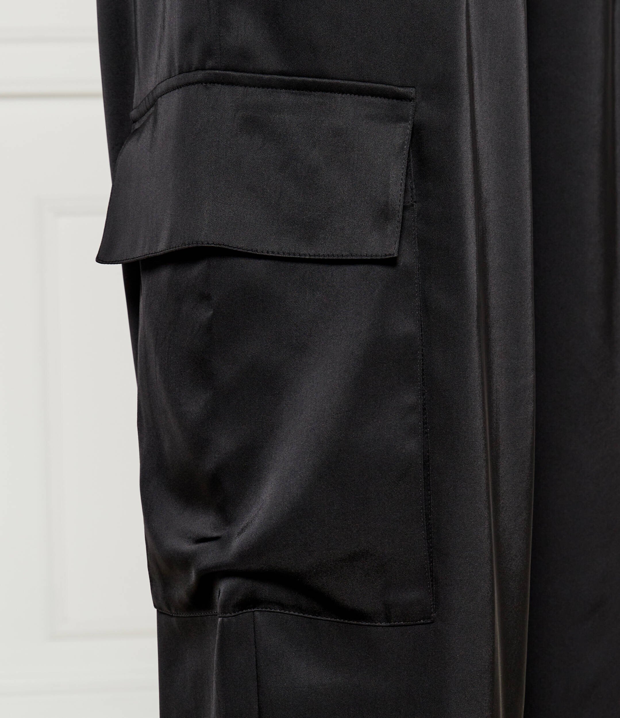 Boss Orange De satin pantaloni cargo C_Targov | Regular Fit