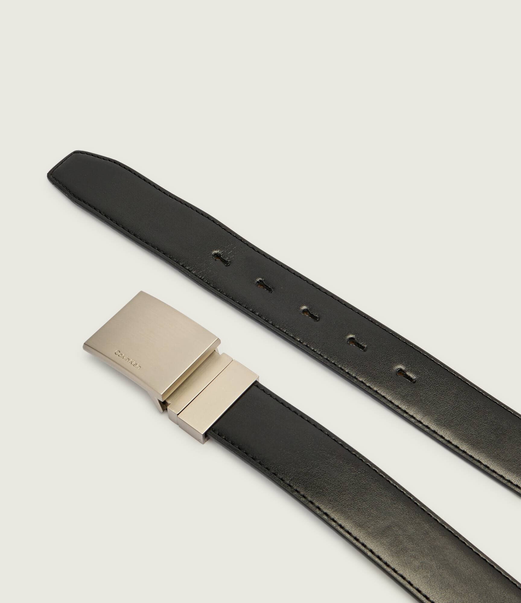 Calvin Klein Curea cu două fețe