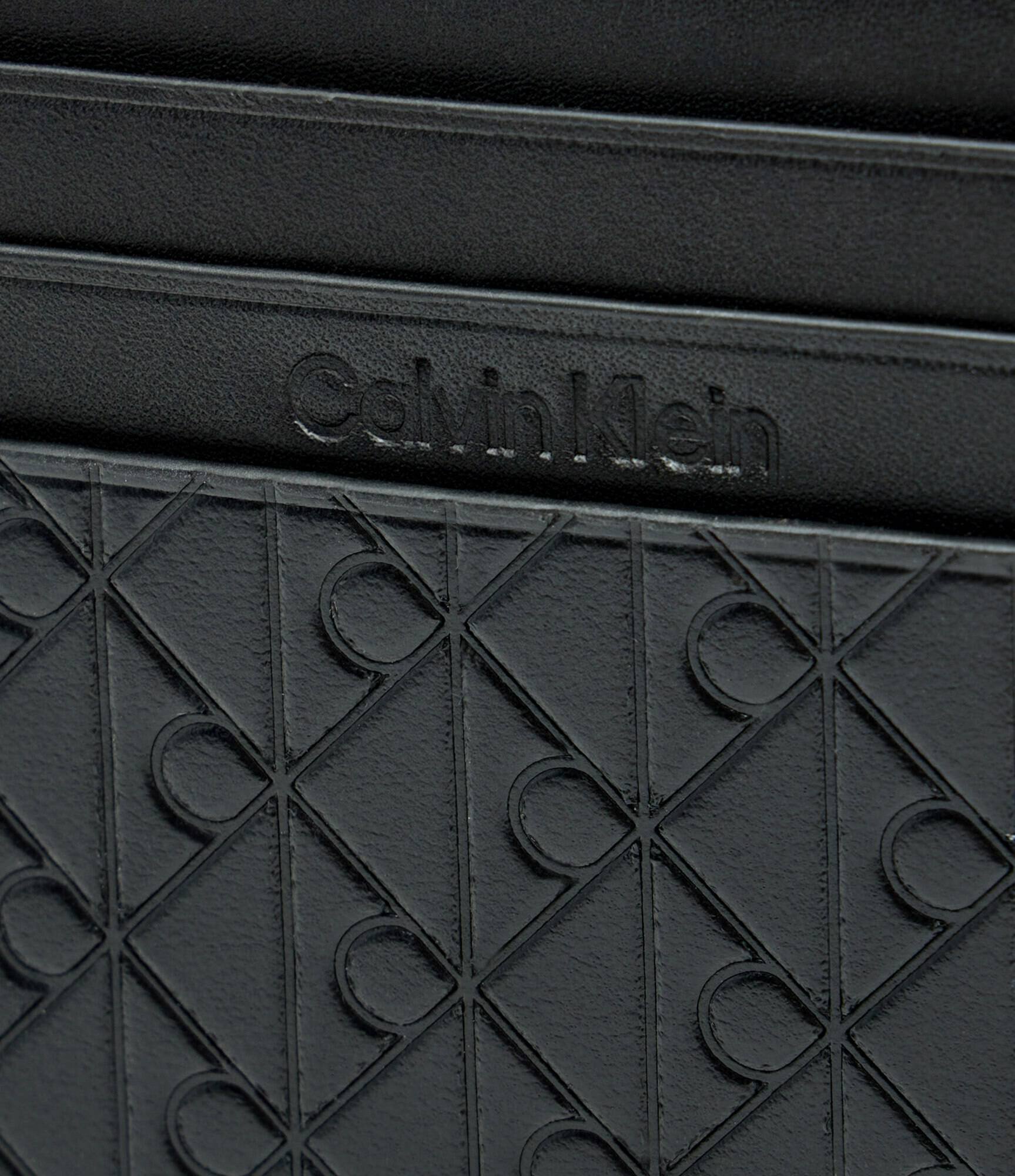 Calvin Klein De piele husă pentru carduri EMBOSSED EMBLEM