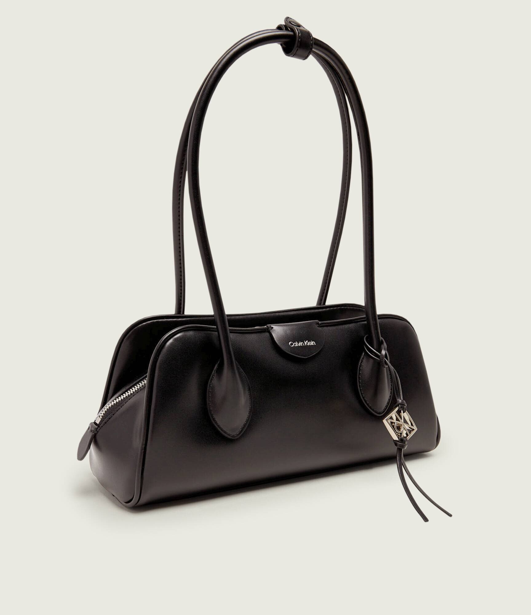 Calvin Klein Geantă pe umăr Emblem Trio