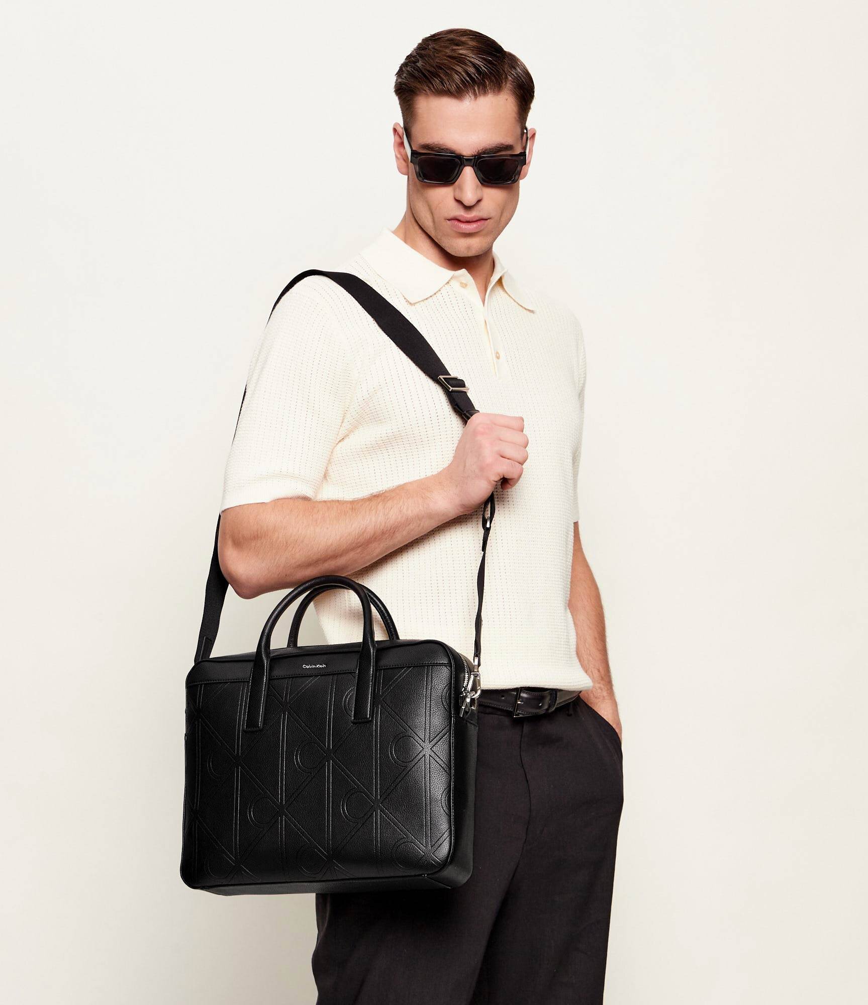Calvin Klein Geantă pentru laptop 15" EMBLEM