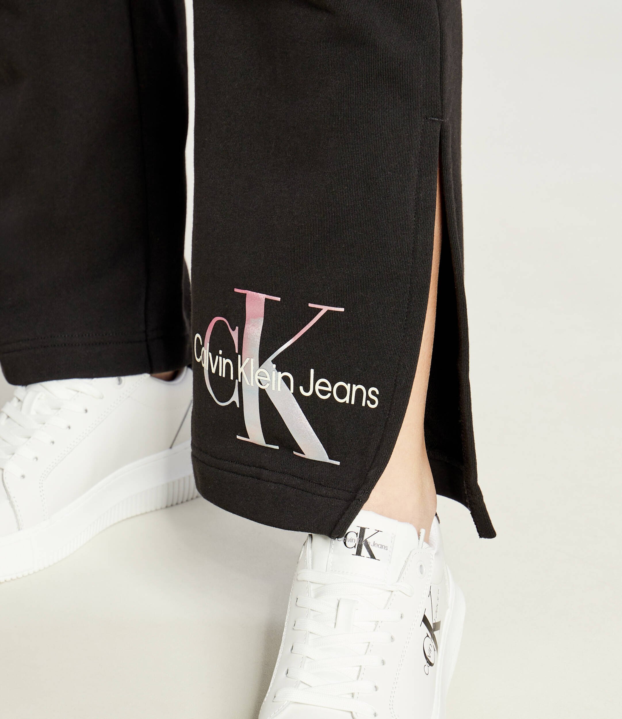 Calvin Klein Jeans Pantaloni de trening DIFFUSED | flare fit