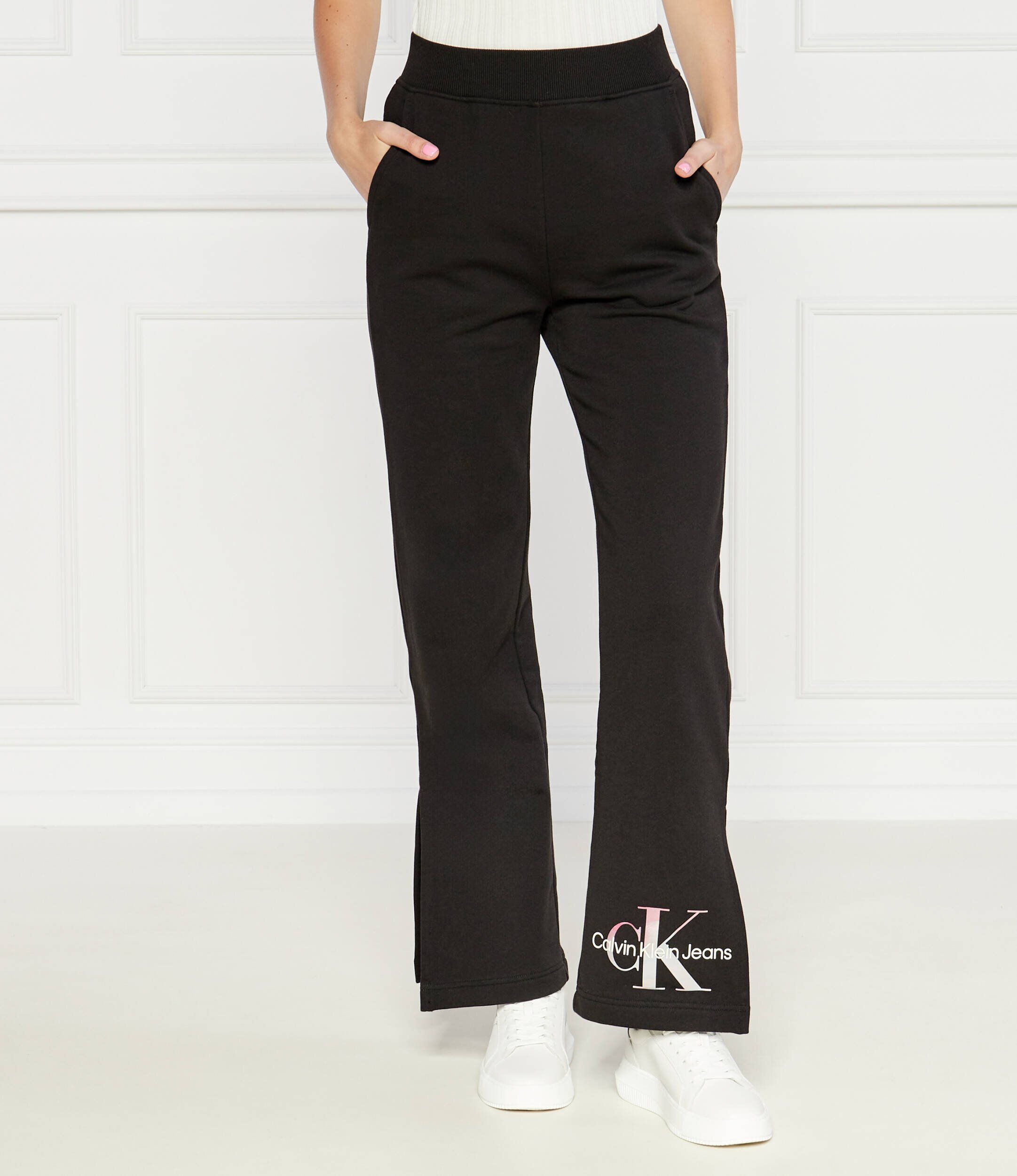Calvin Klein Jeans Pantaloni de trening DIFFUSED | flare fit