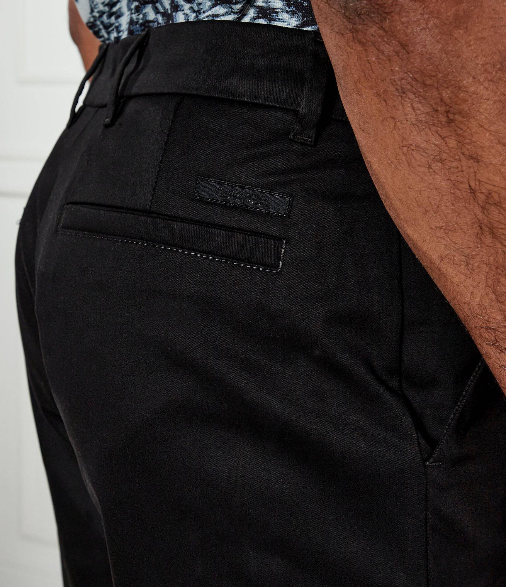 Calvin Klein Pantaloni scurți chino SATEEN | Slim Fit | stretch