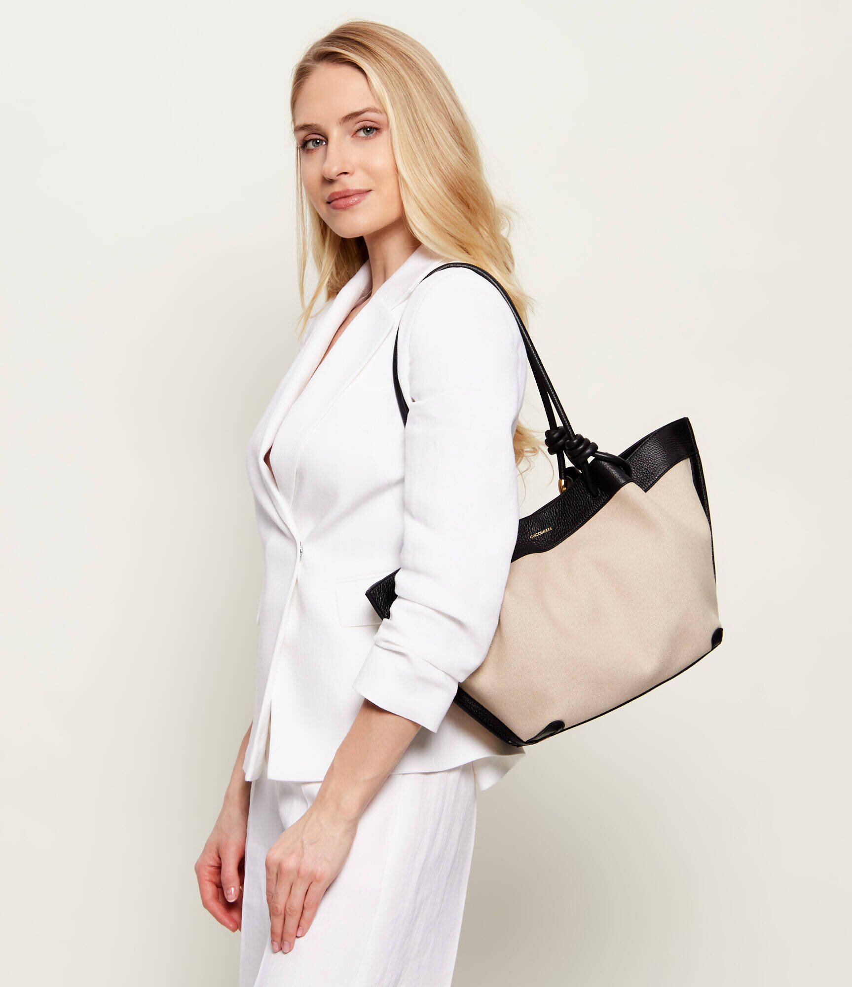 COCCINELLE De in geantă shopper Finn cu adaos de piele