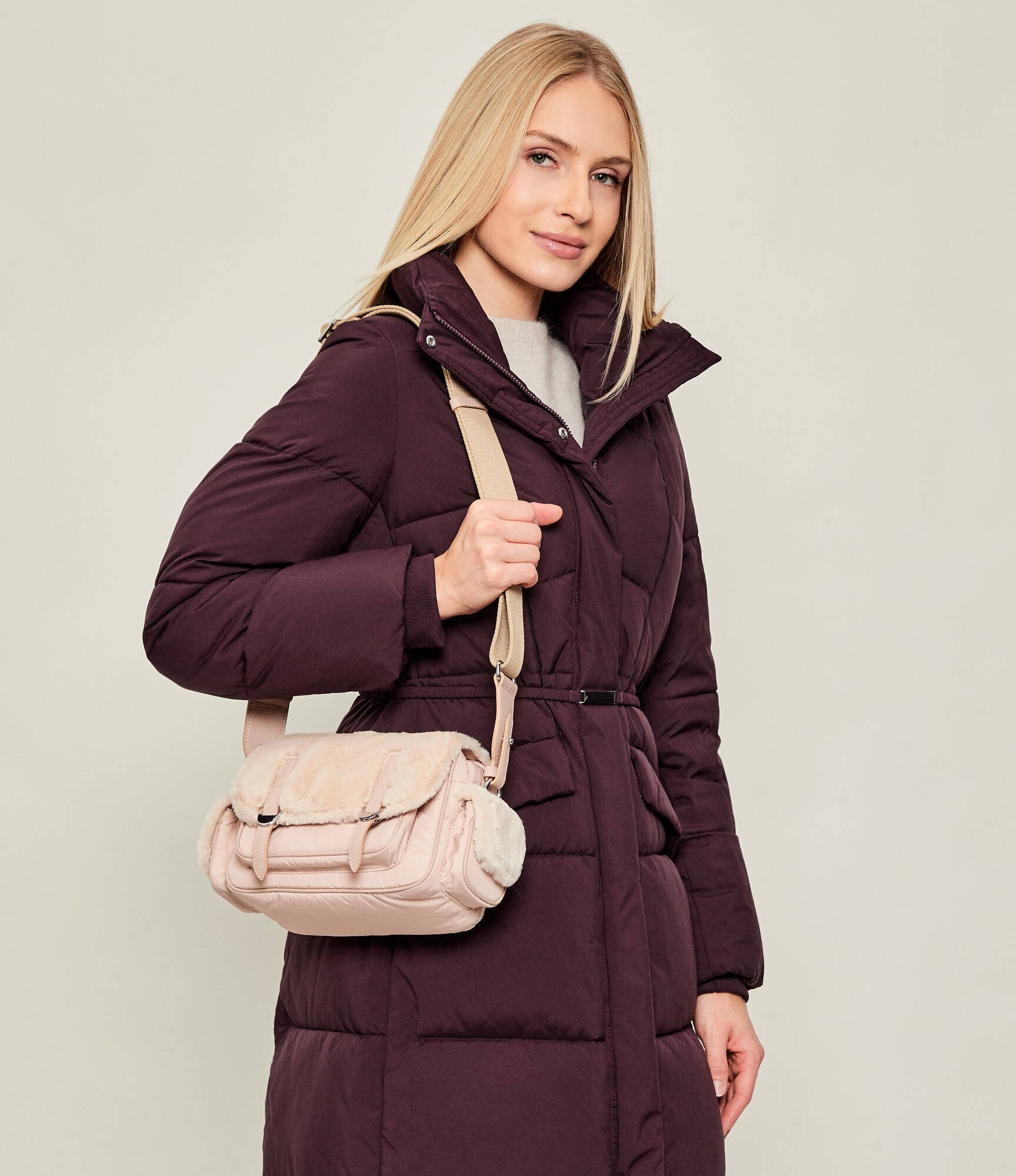 COCCINELLE Geantă pe umăr Campus | shearling cu adaos de piele