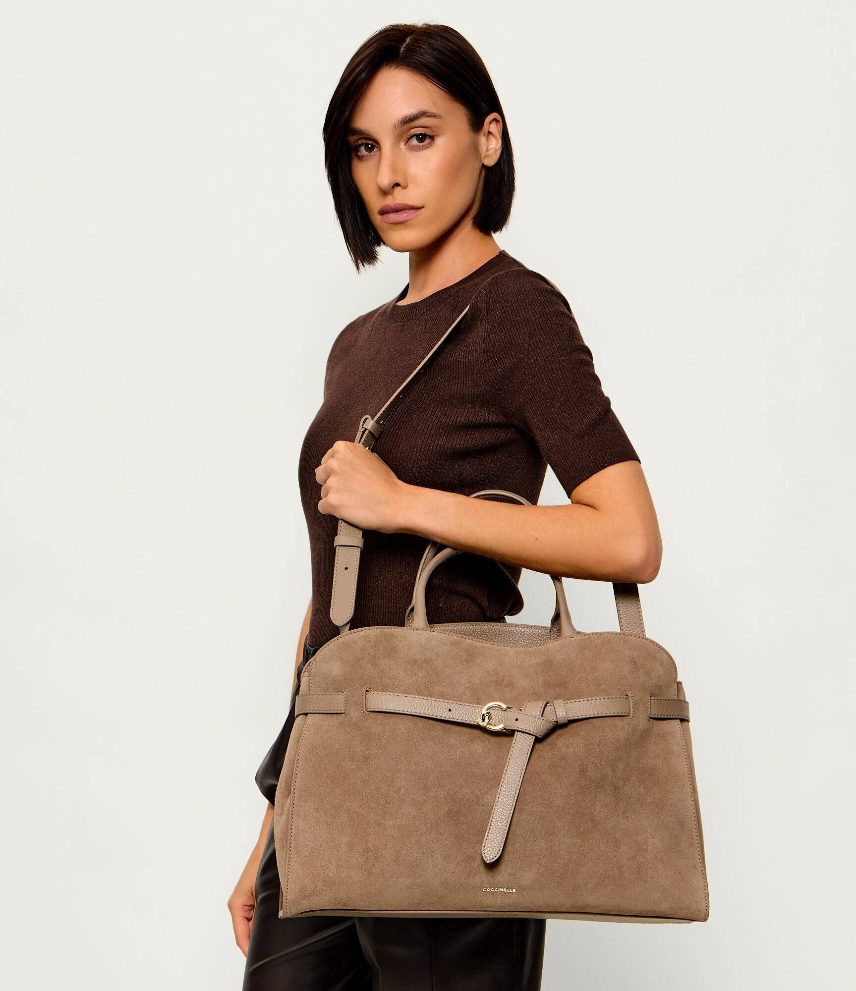 COCCINELLE Geantă shopper Sabine | piele întoarsă