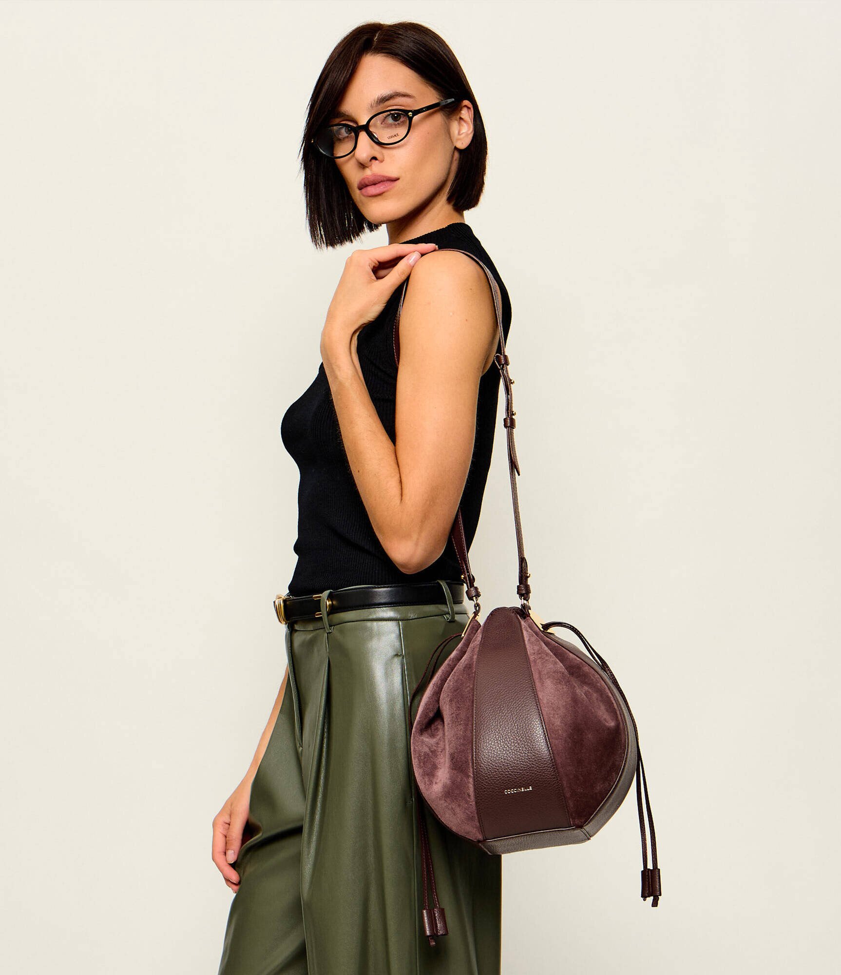 COCCINELLE Geantă tip sac + borsetă Boom | zamsz cu adaos de piele