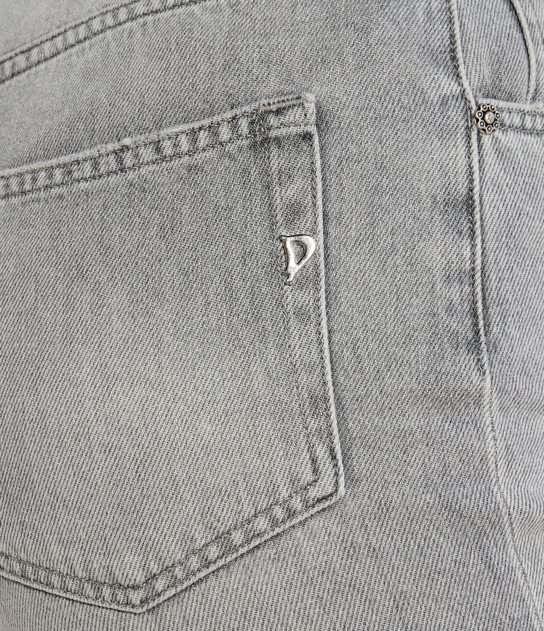 DONDUP - made in Italy De blugi pantaloni scurți | Slim Fit