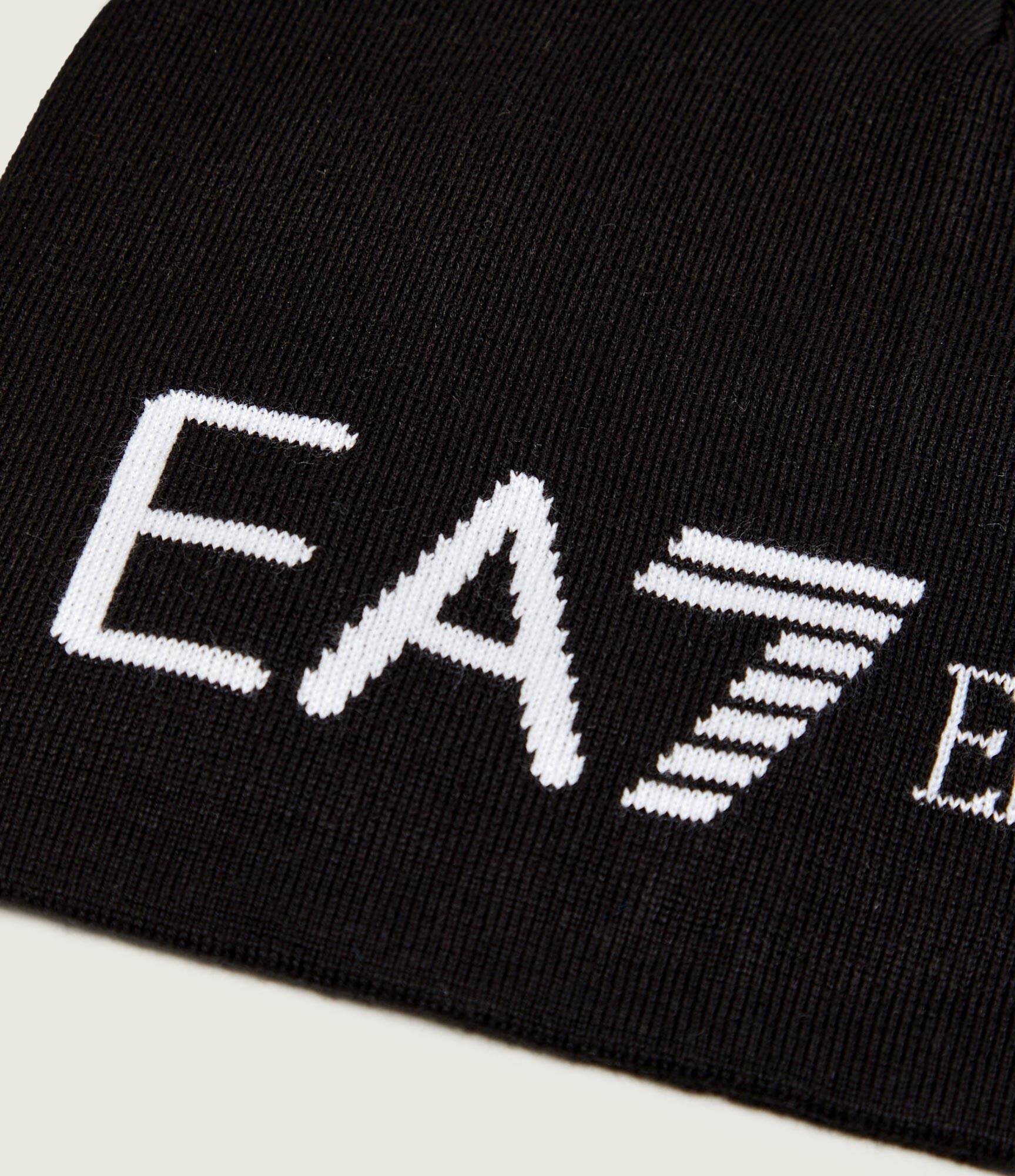 EA7 Căciulă