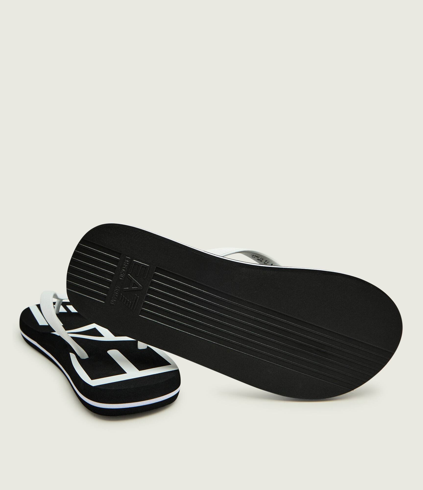 EA7 Flip flops