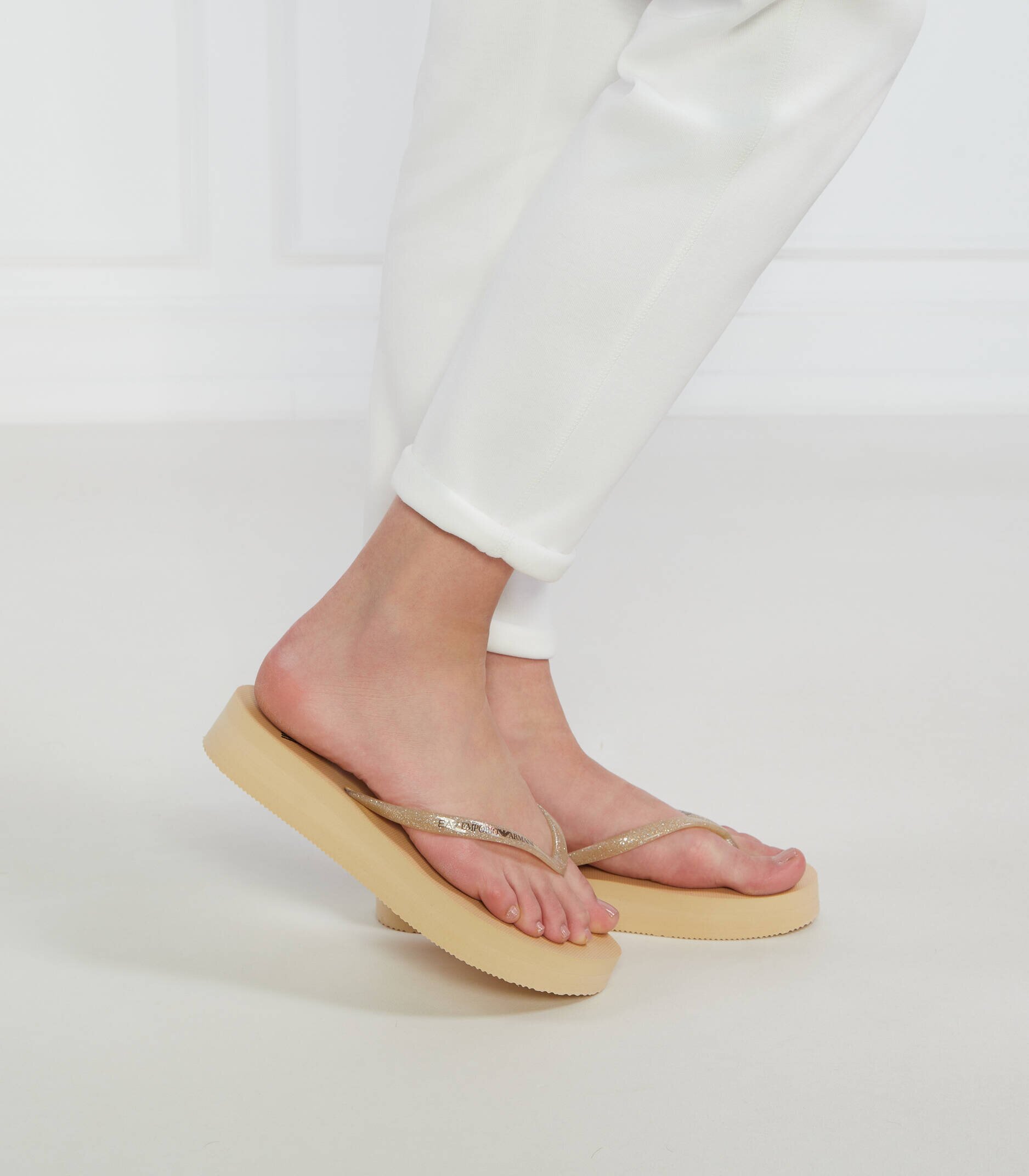 EA7 Flip flops