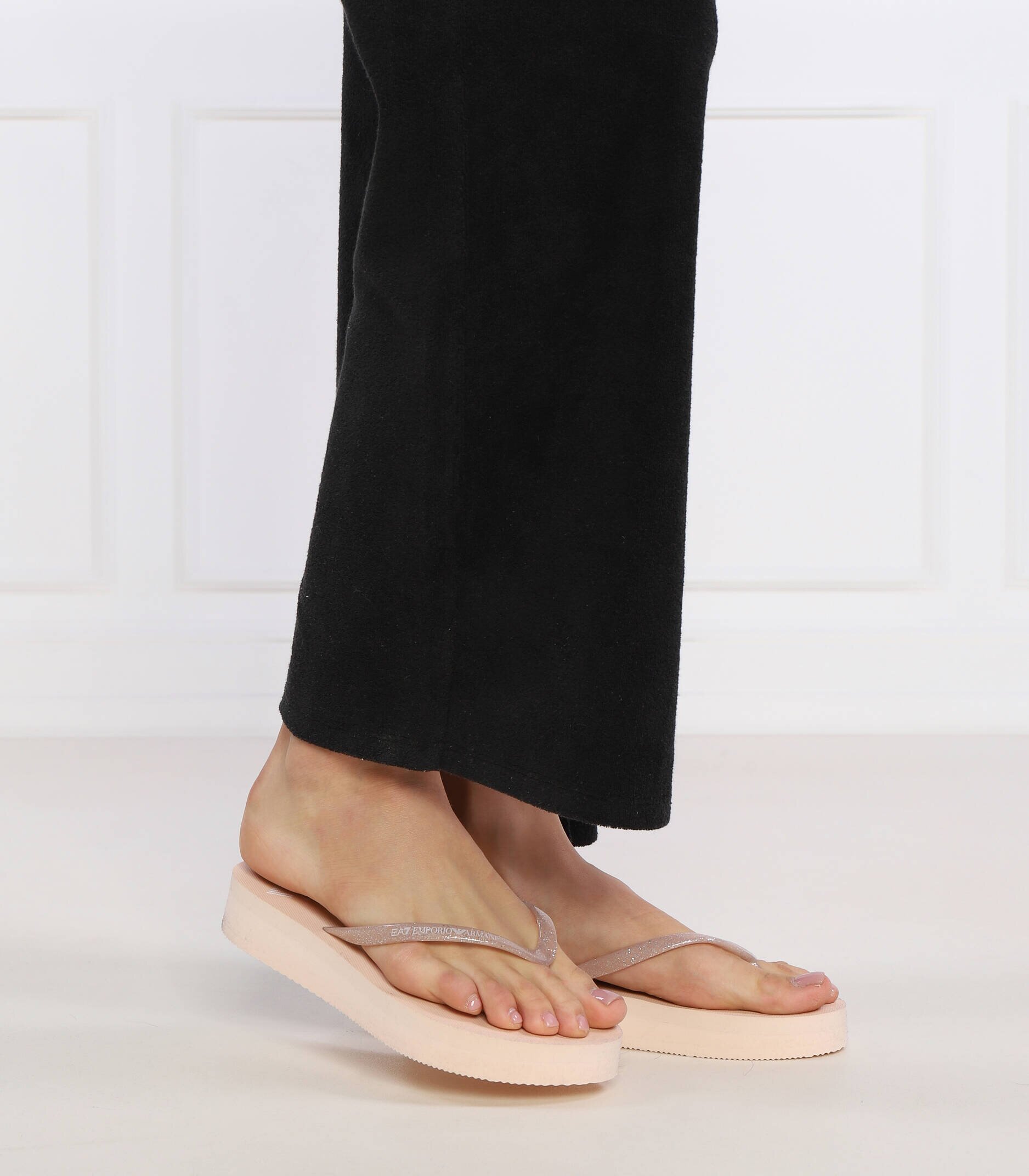 EA7 Flip flops